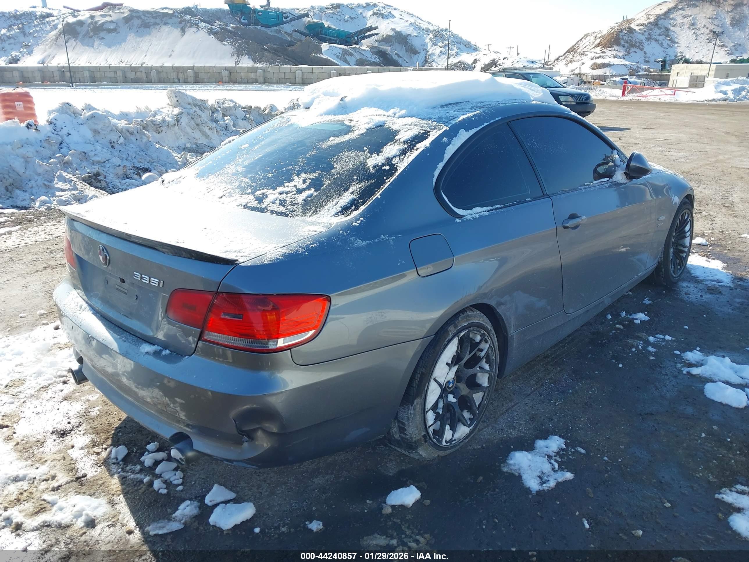 BMW 335I image 4