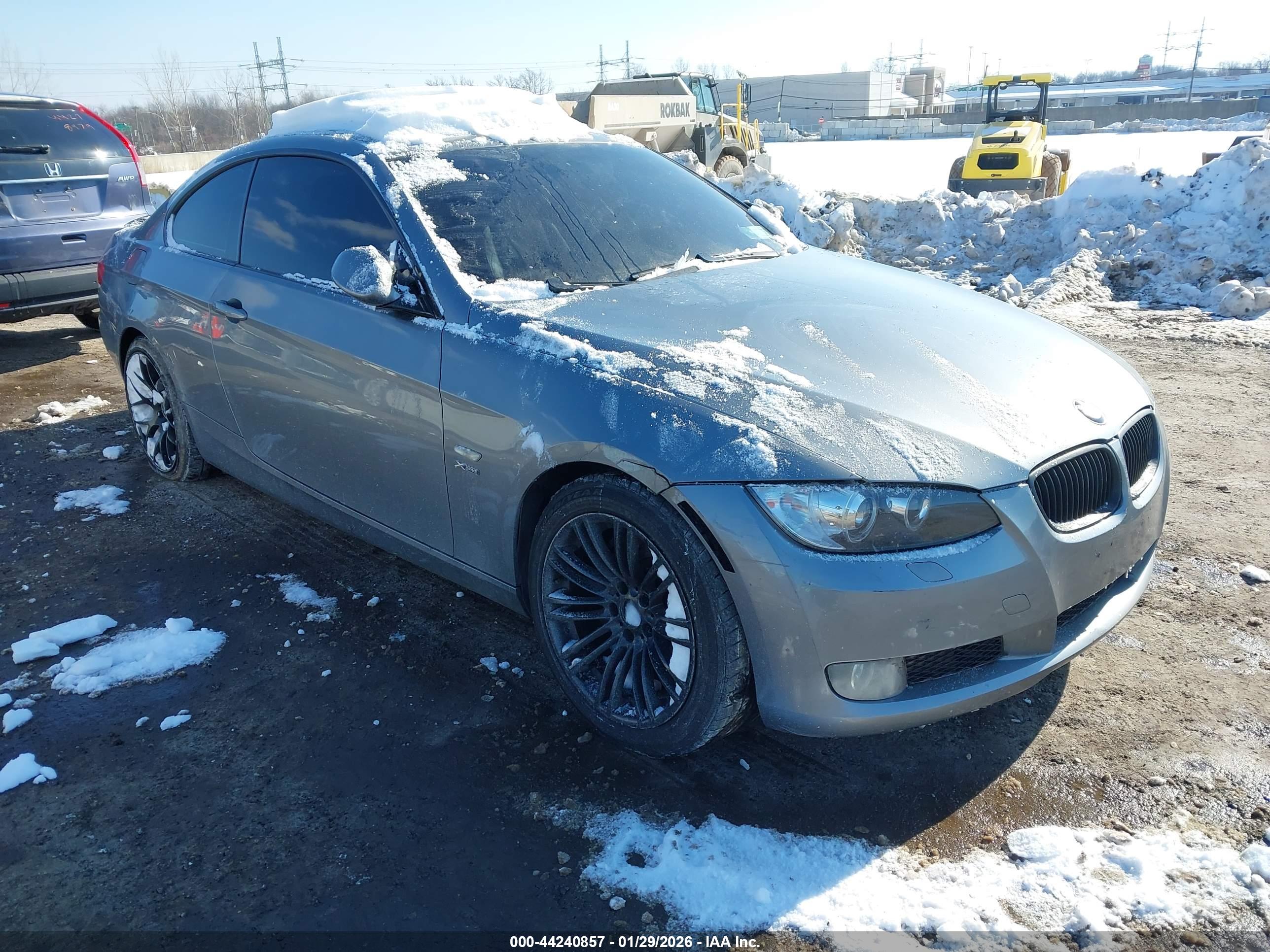BMW 335I image 6