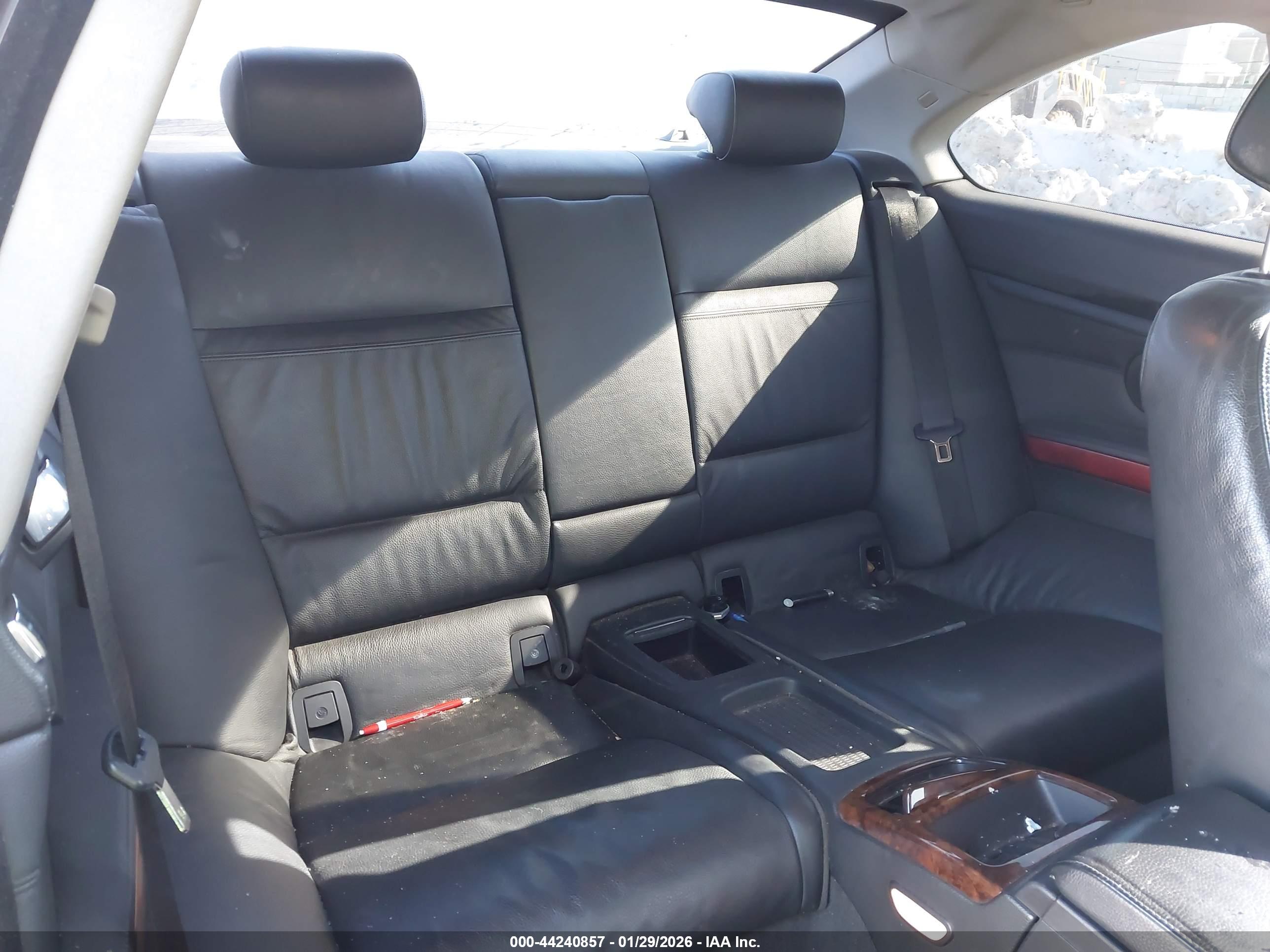 BMW 335I image 8