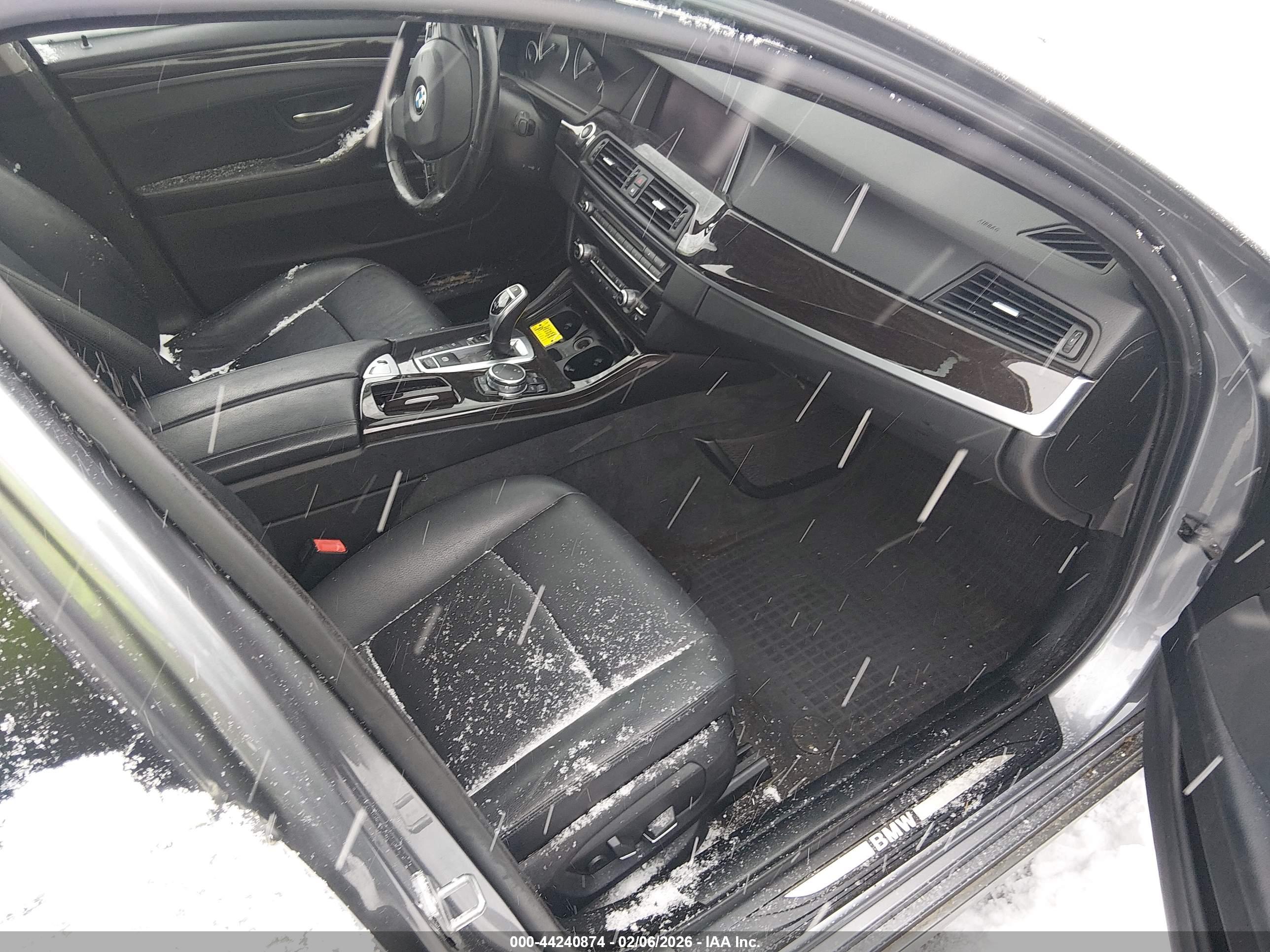 BMW 528I image 5
