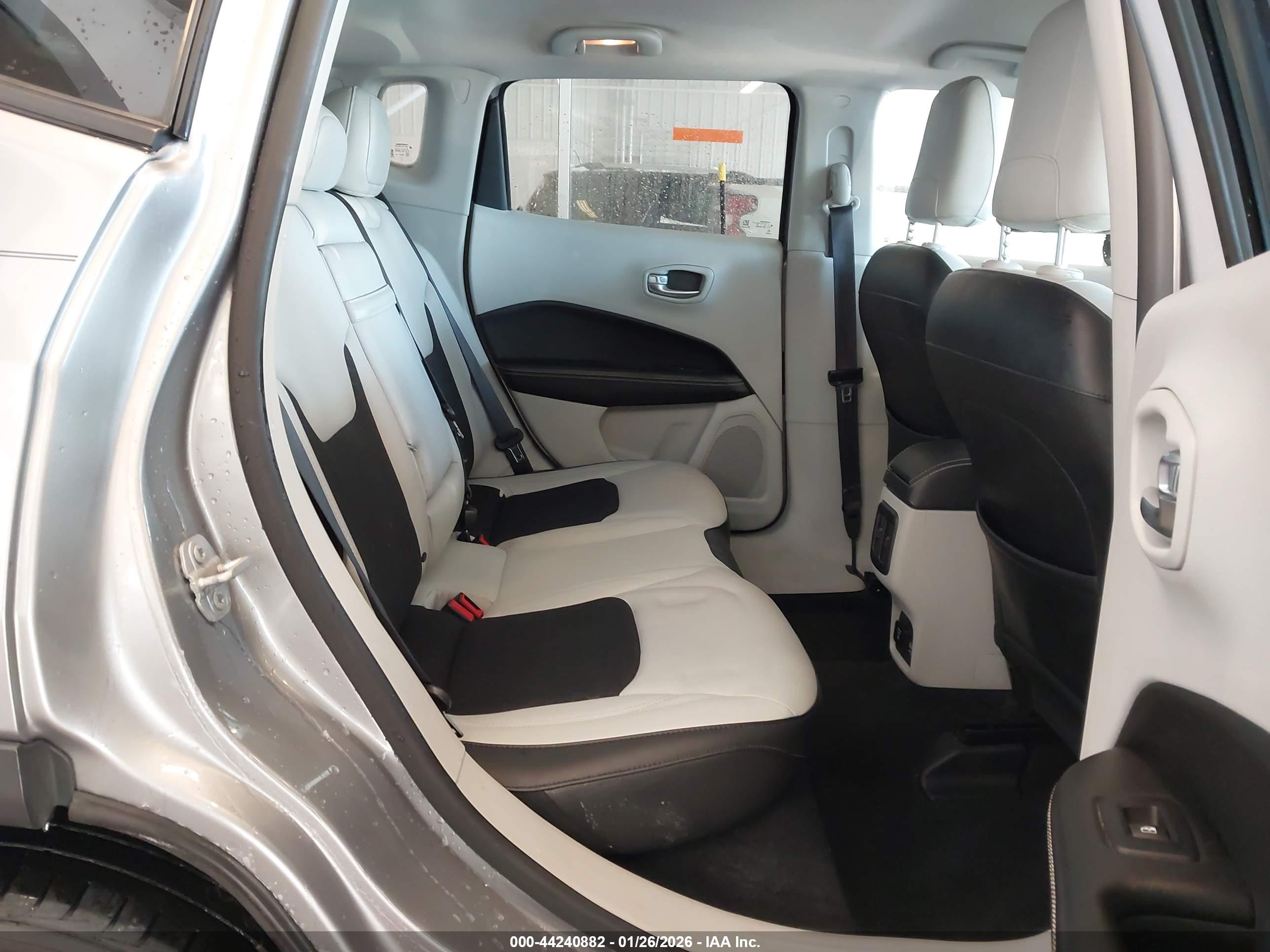 JEEP COMPASS image 8
