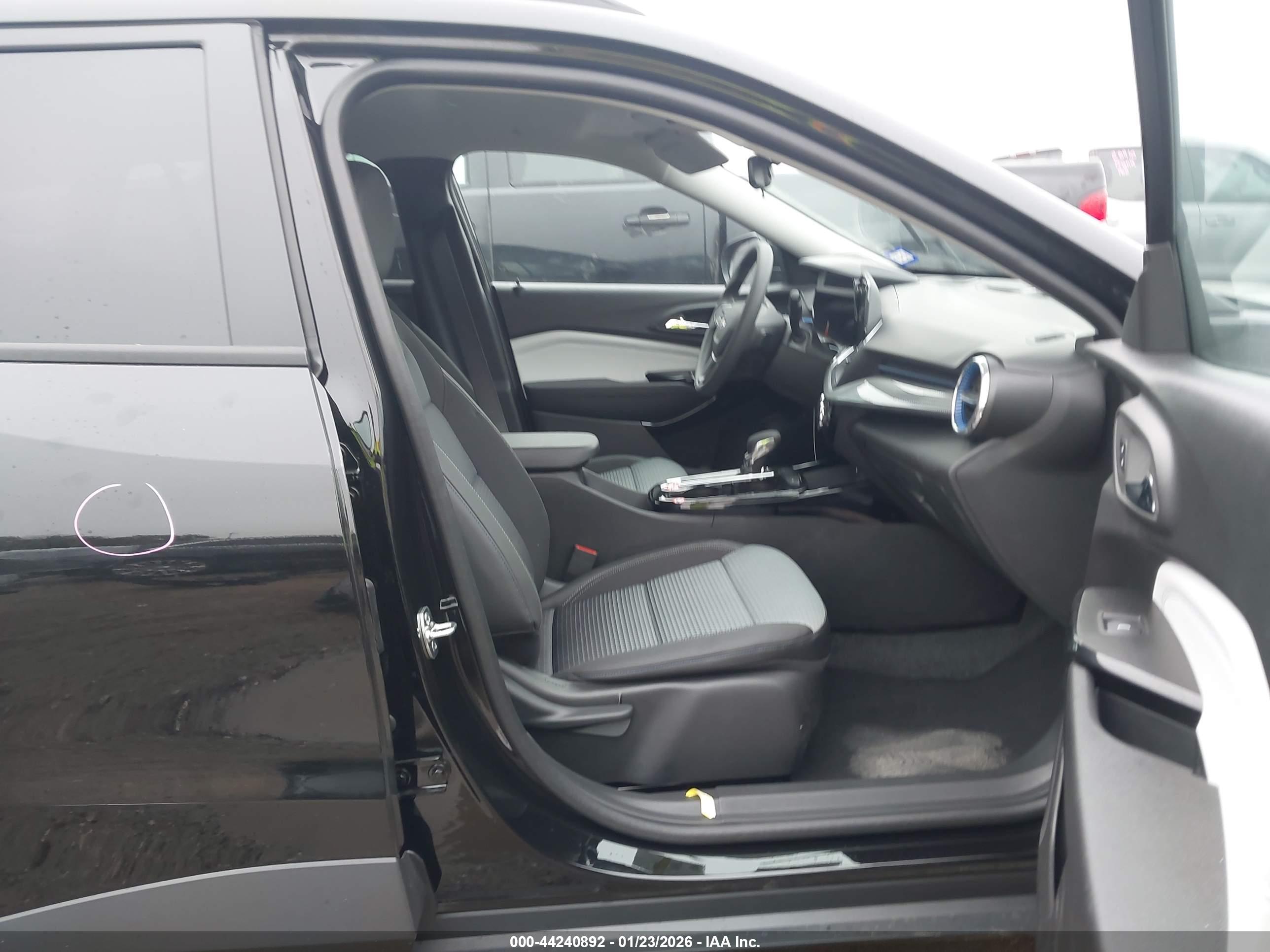 CHEVROLET TRAX image 5