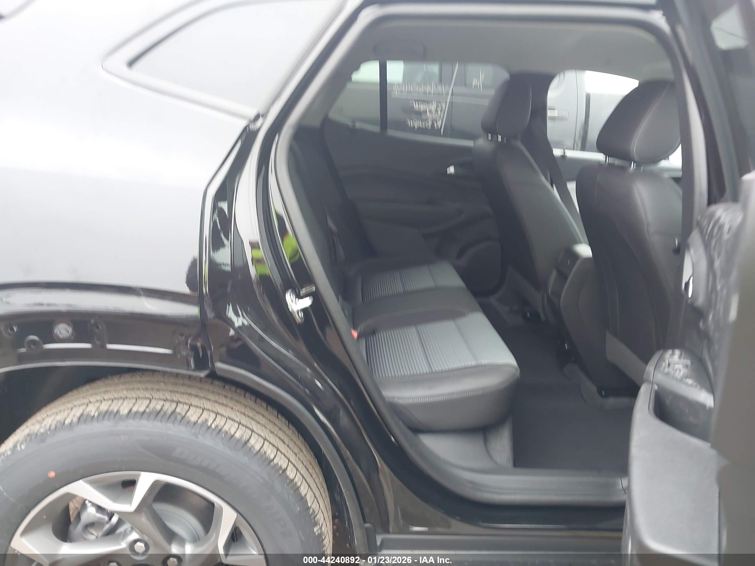 CHEVROLET TRAX image 8