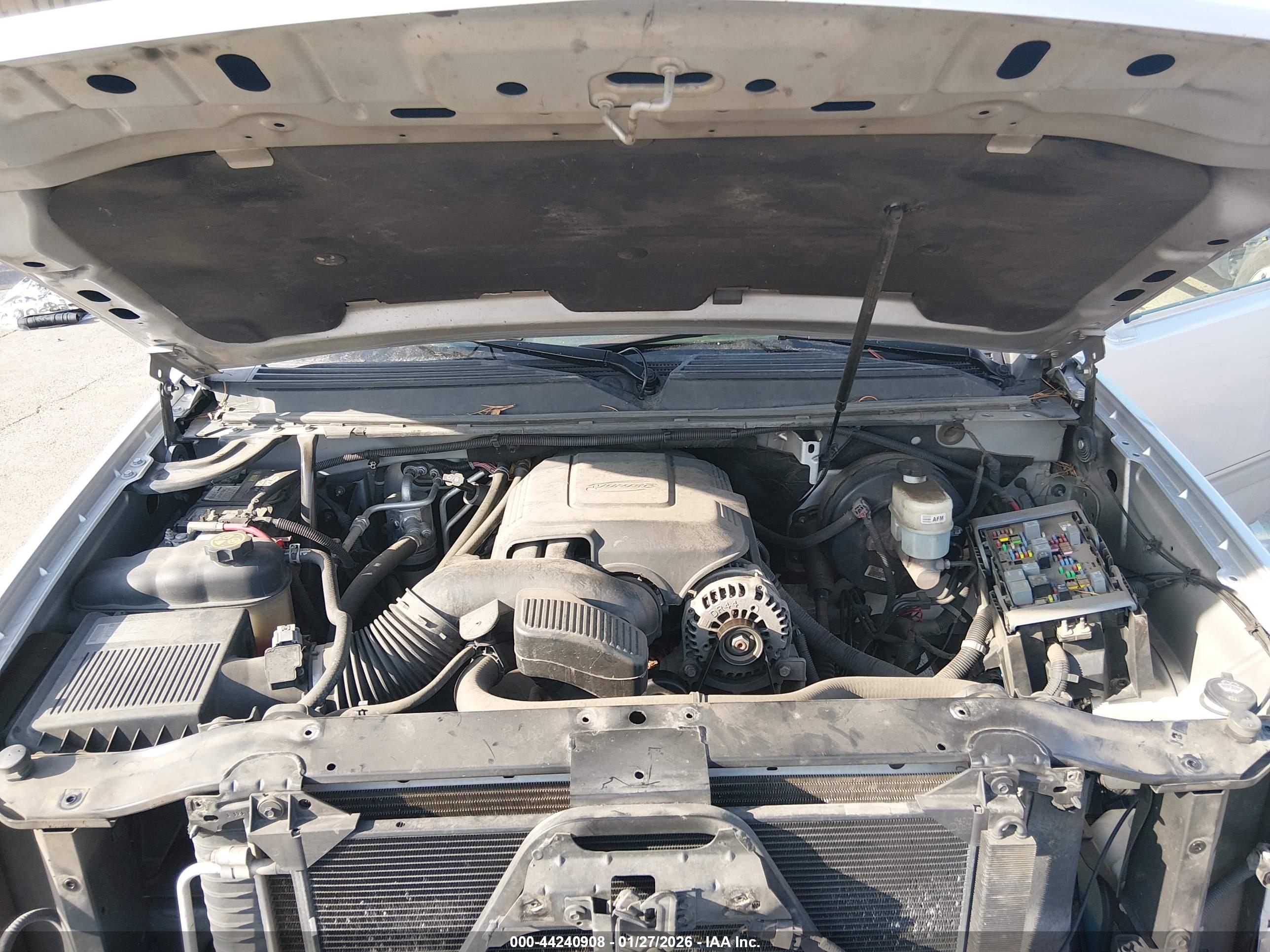 CHEVROLET TAHOE image 10