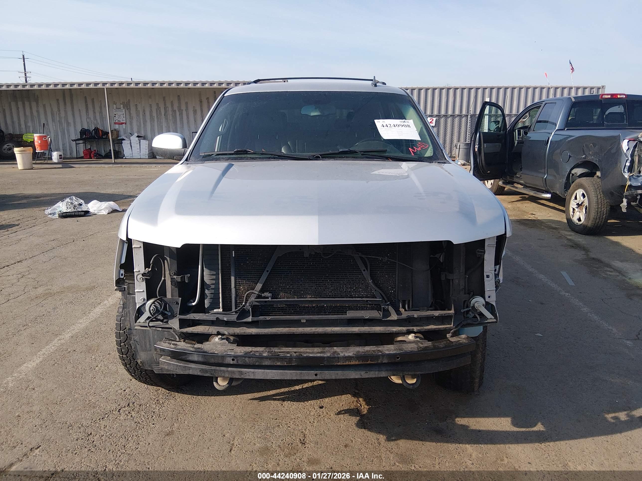 CHEVROLET TAHOE image 6