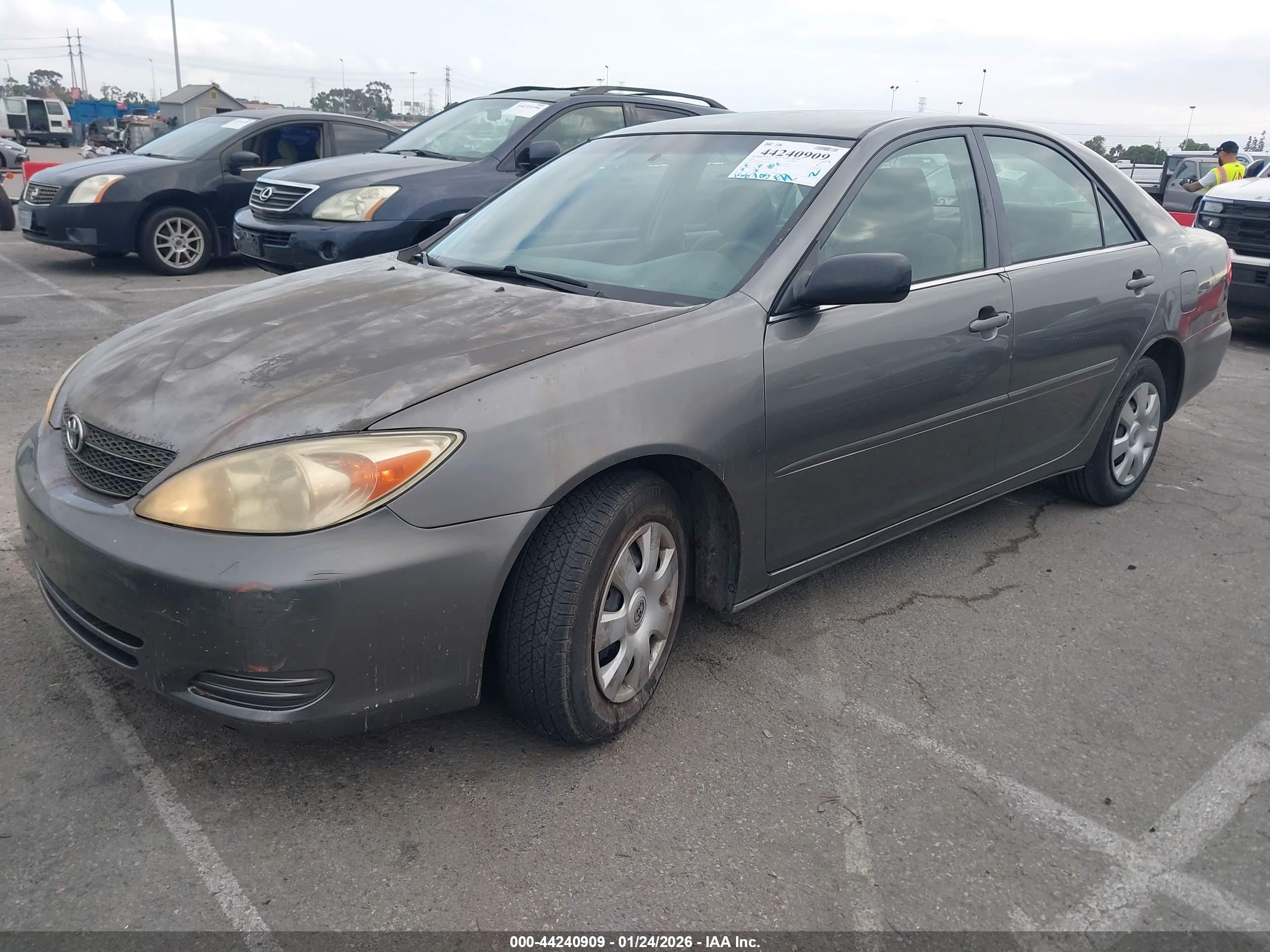 TOYOTA CAMRY image 2
