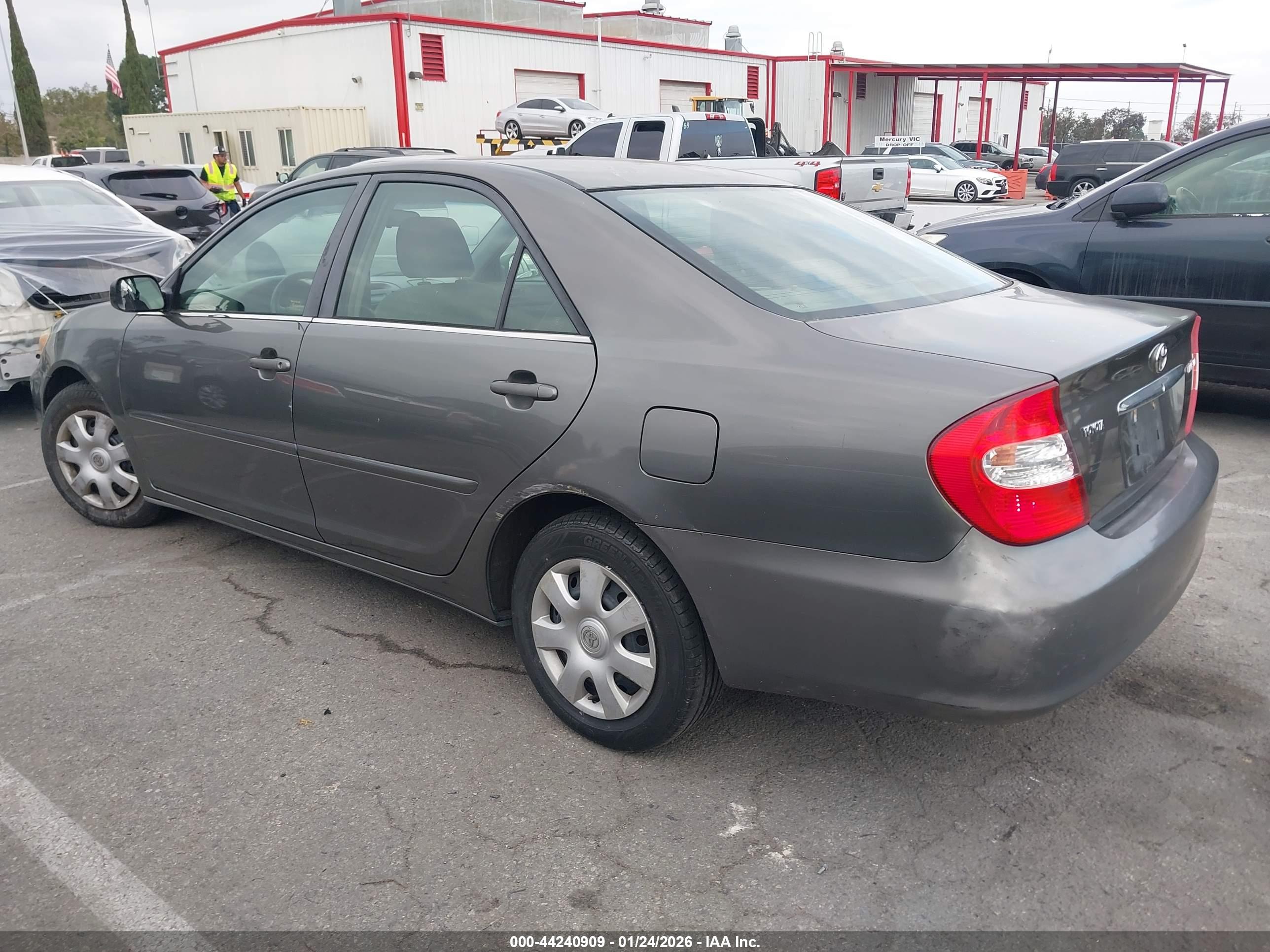 TOYOTA CAMRY image 3