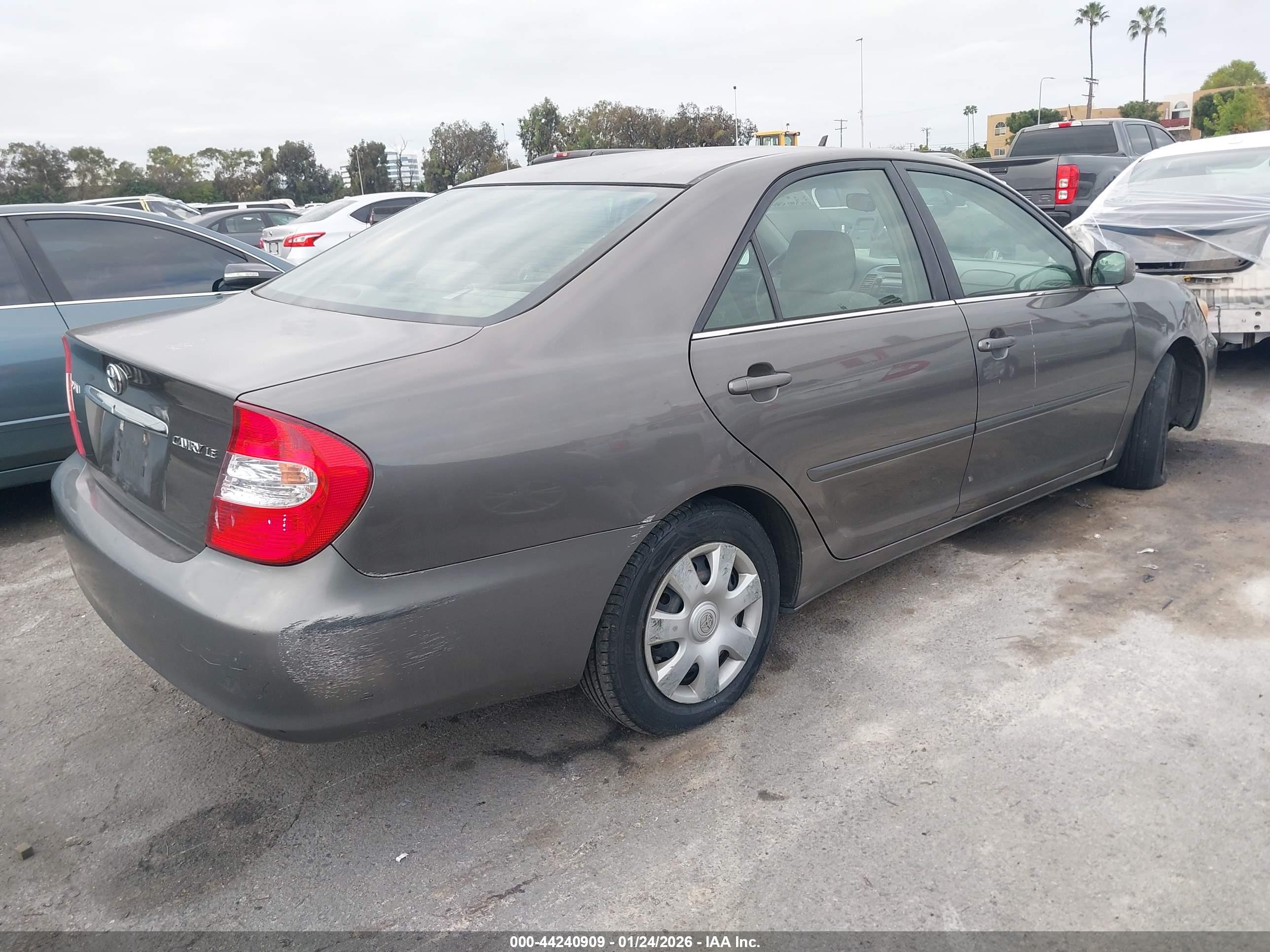 TOYOTA CAMRY image 4