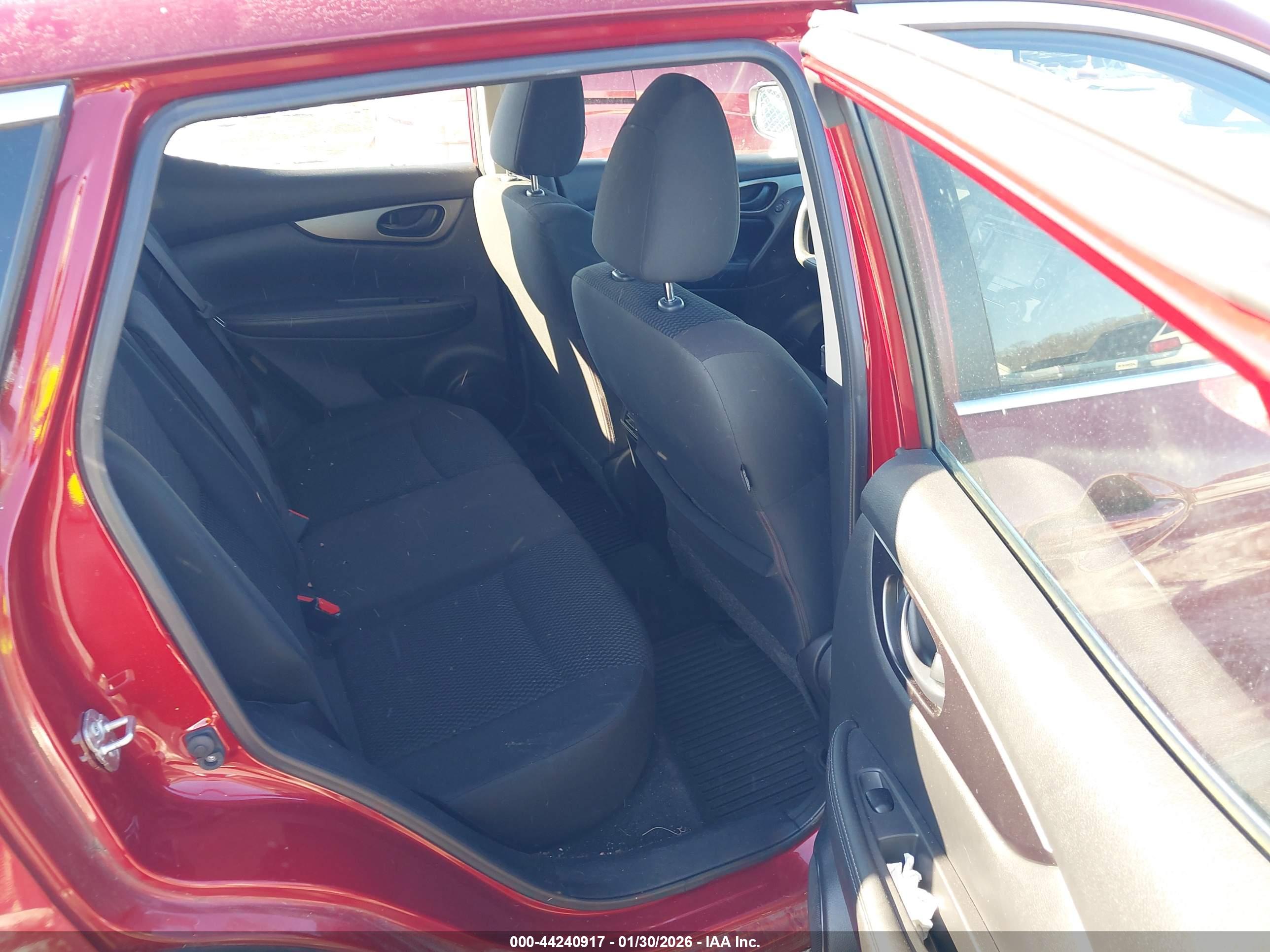 NISSAN ROGUE image 8