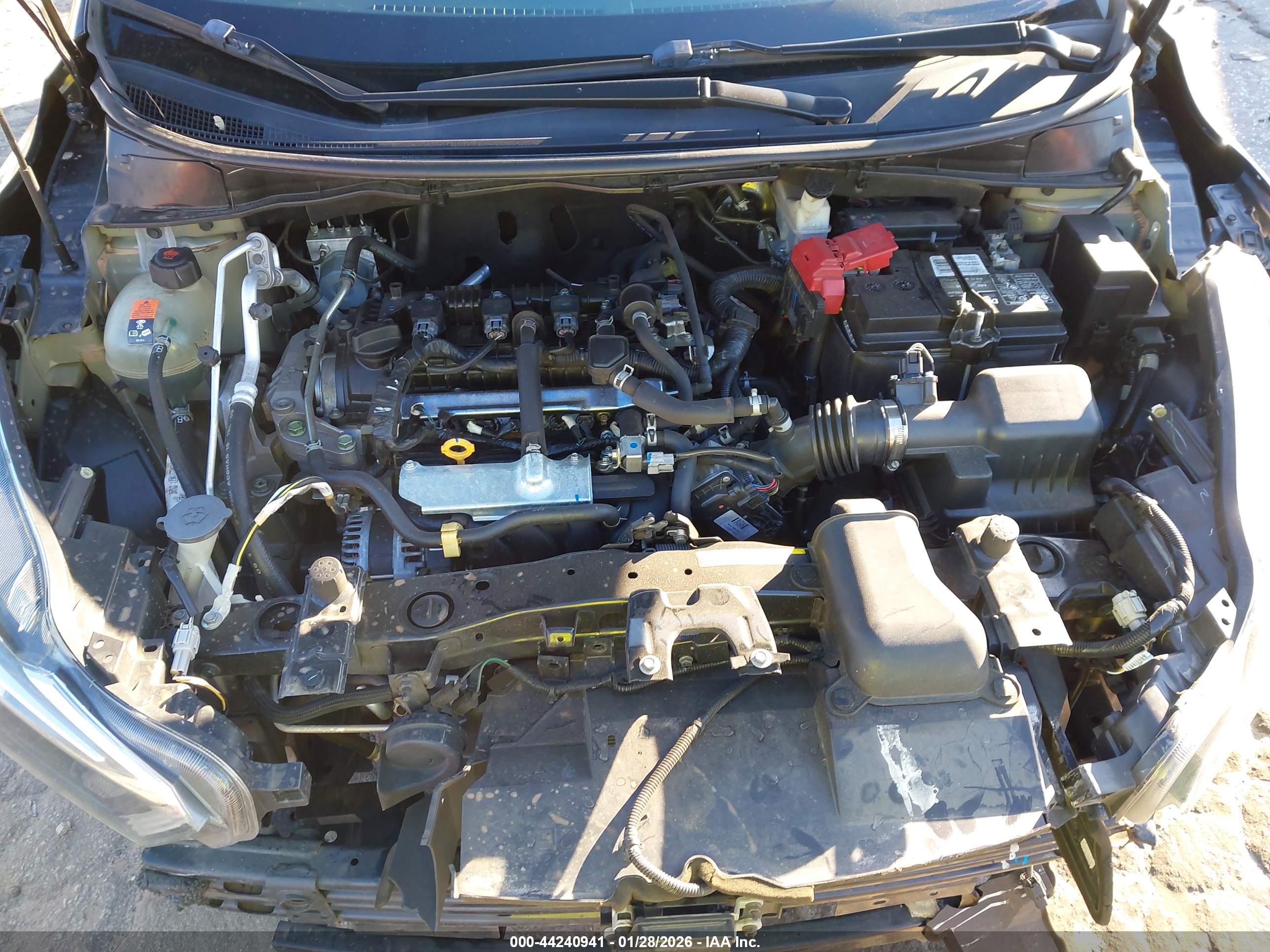 NISSAN VERSA image 10