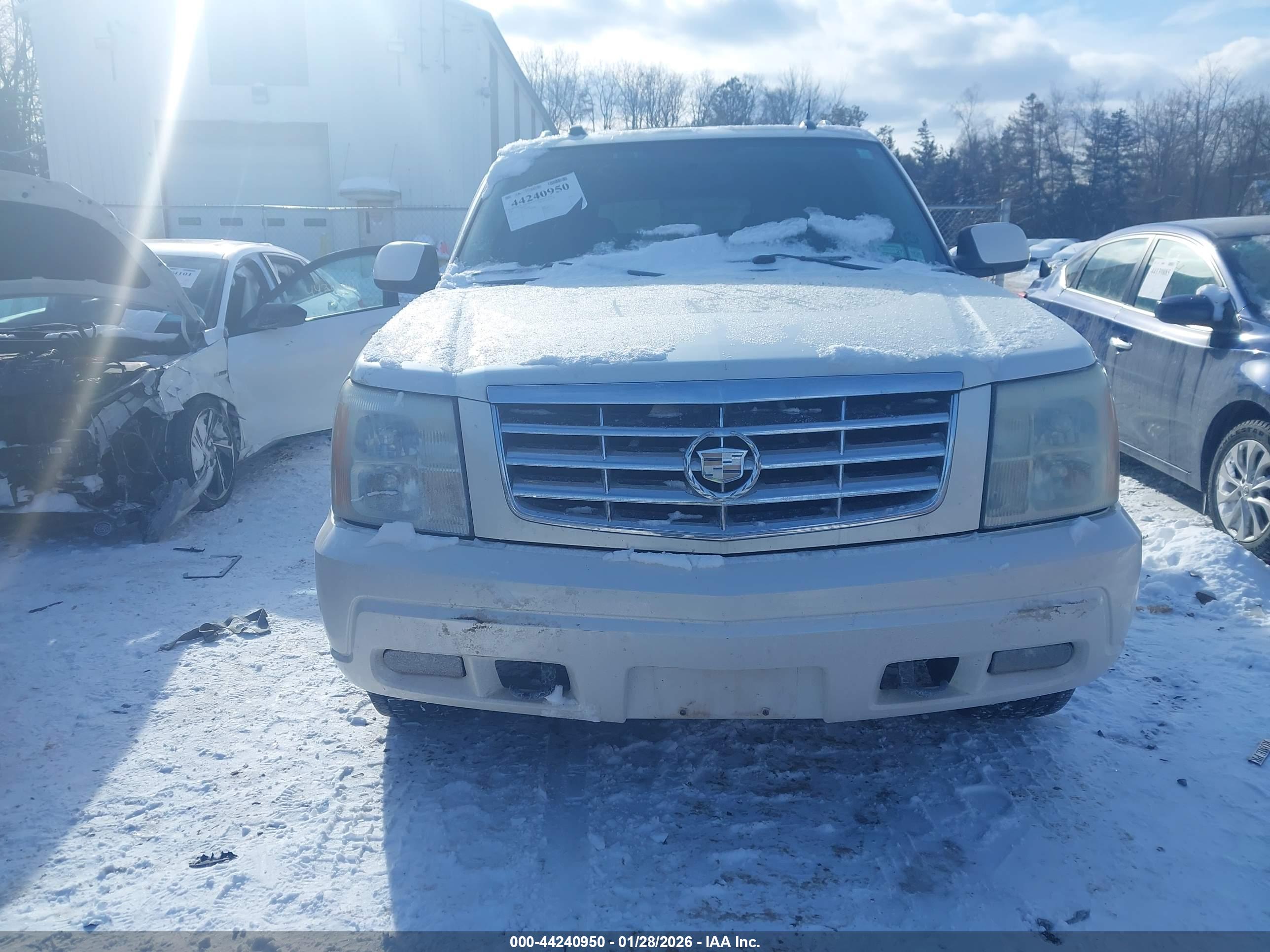 CADILLAC ESCALADE image 6