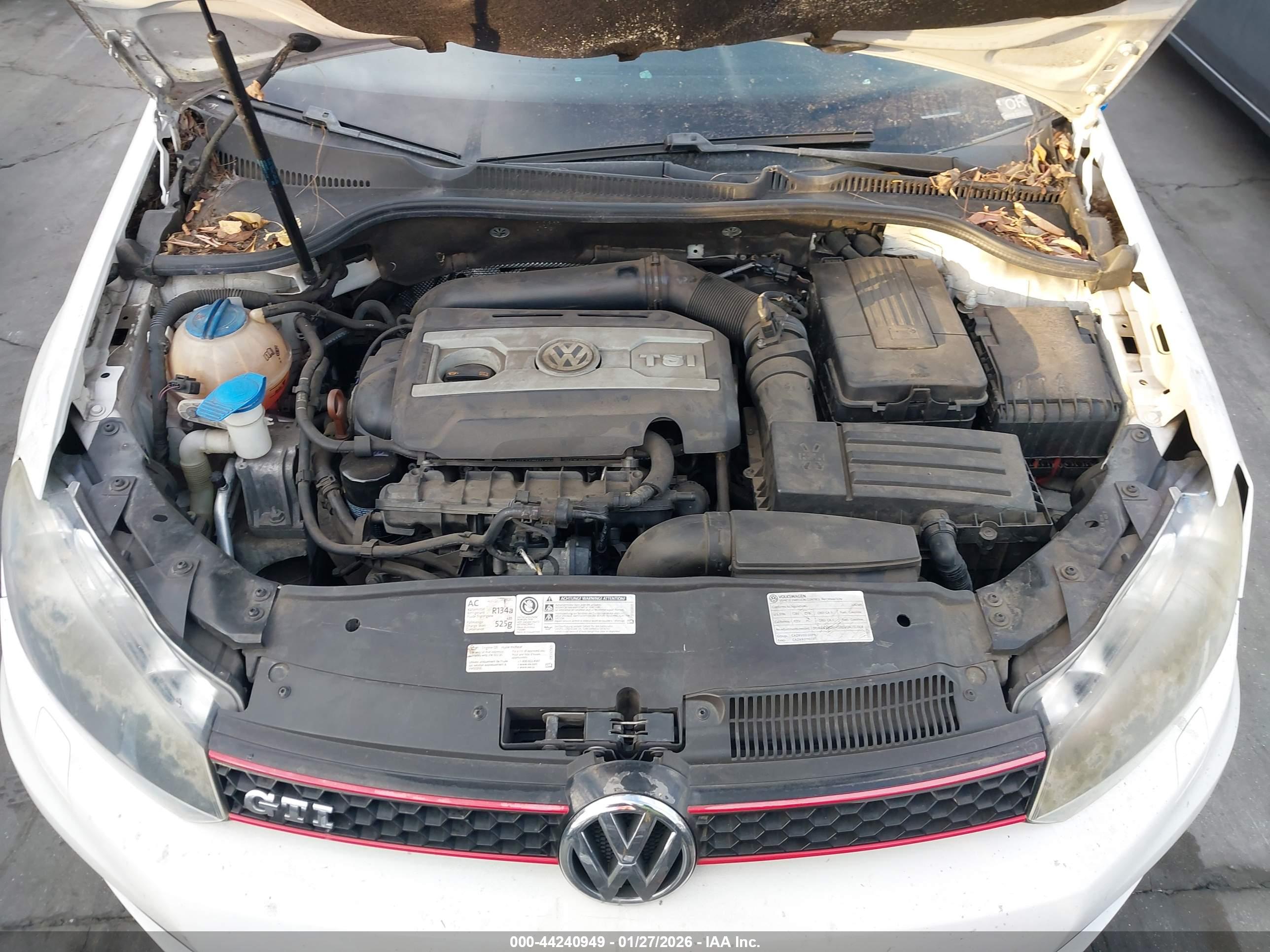 VOLKSWAGEN GTI image 10