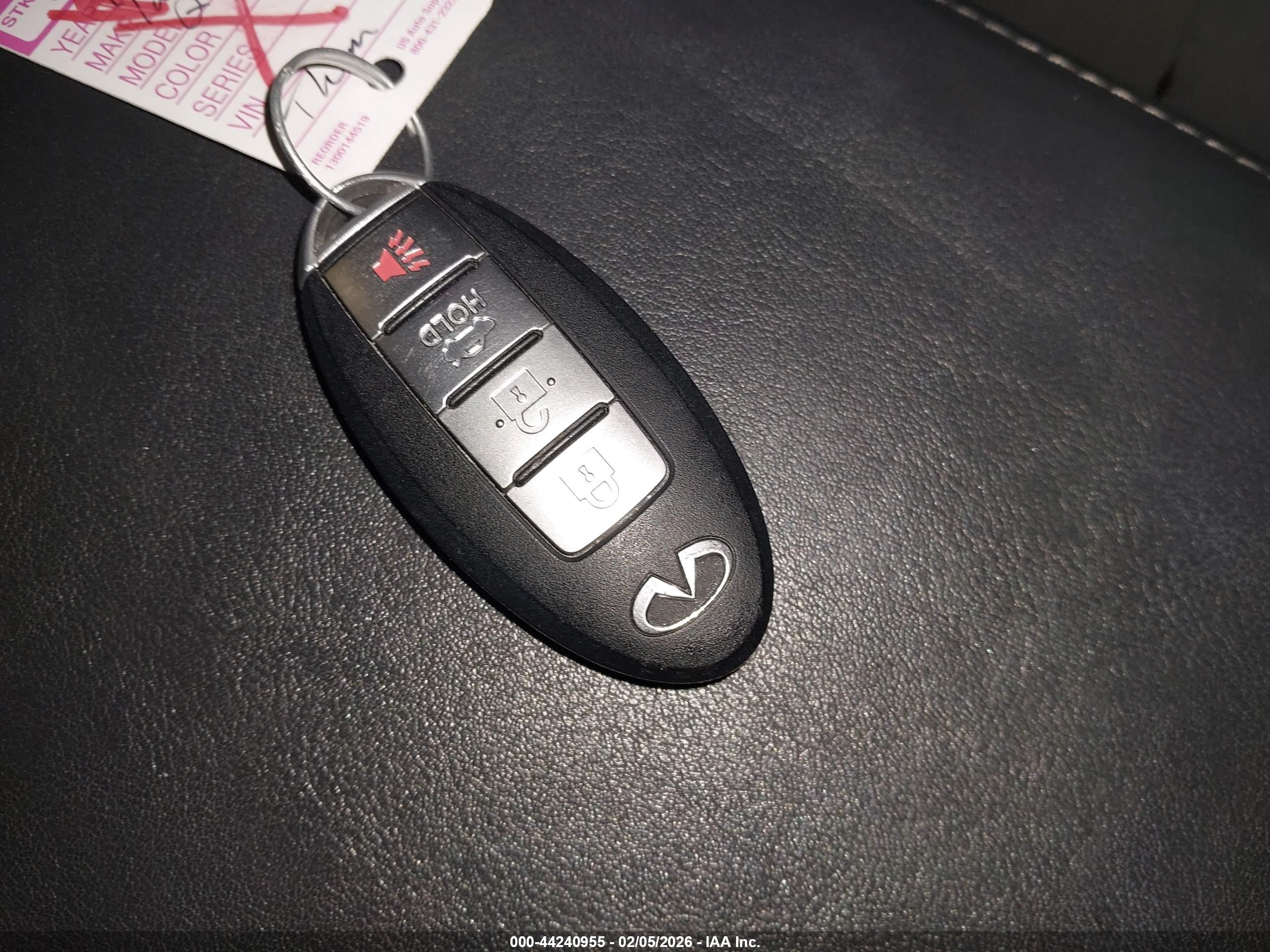 INFINITI Q70L image 11