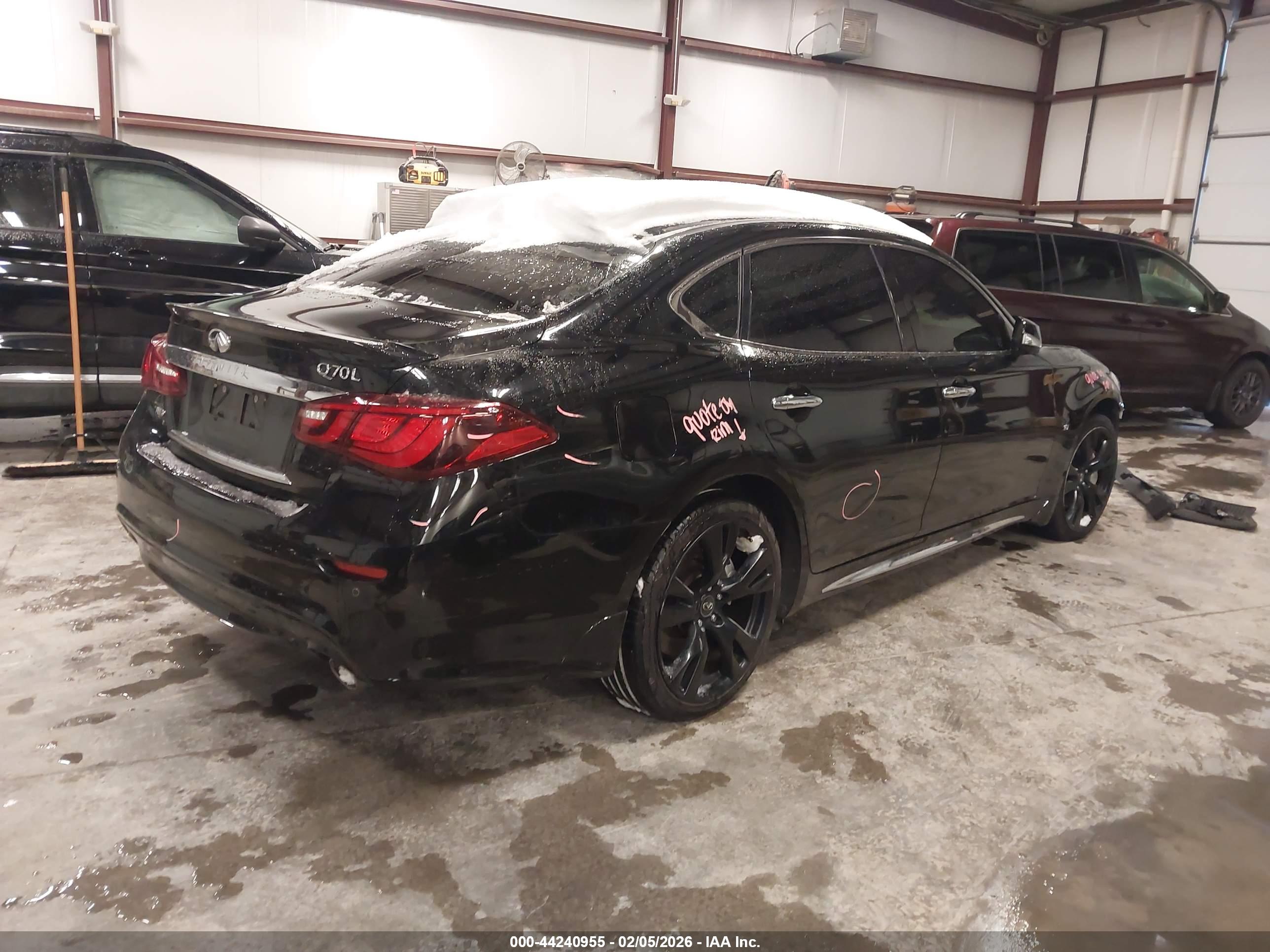 INFINITI Q70L image 4