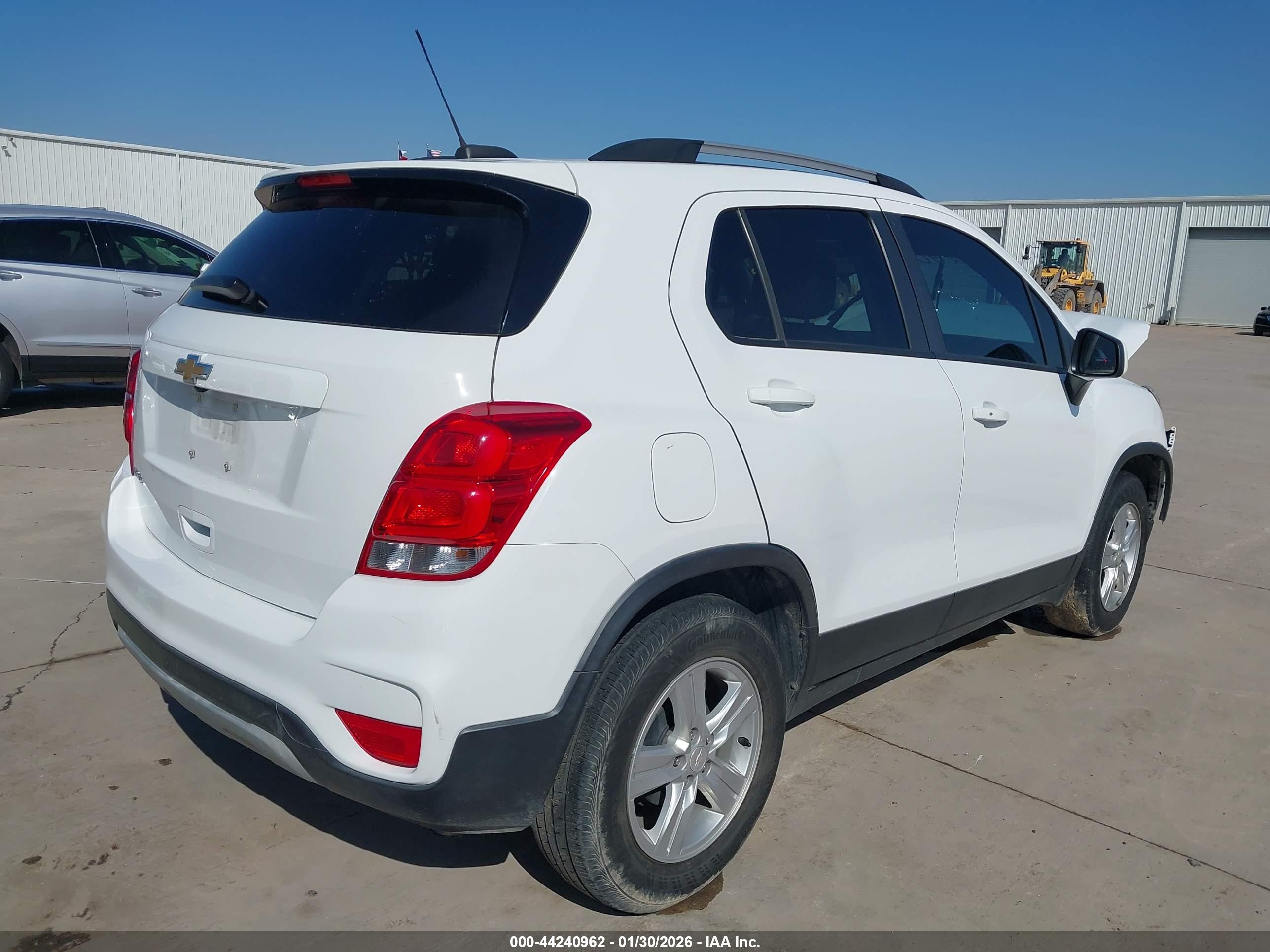 CHEVROLET TRAX image 4