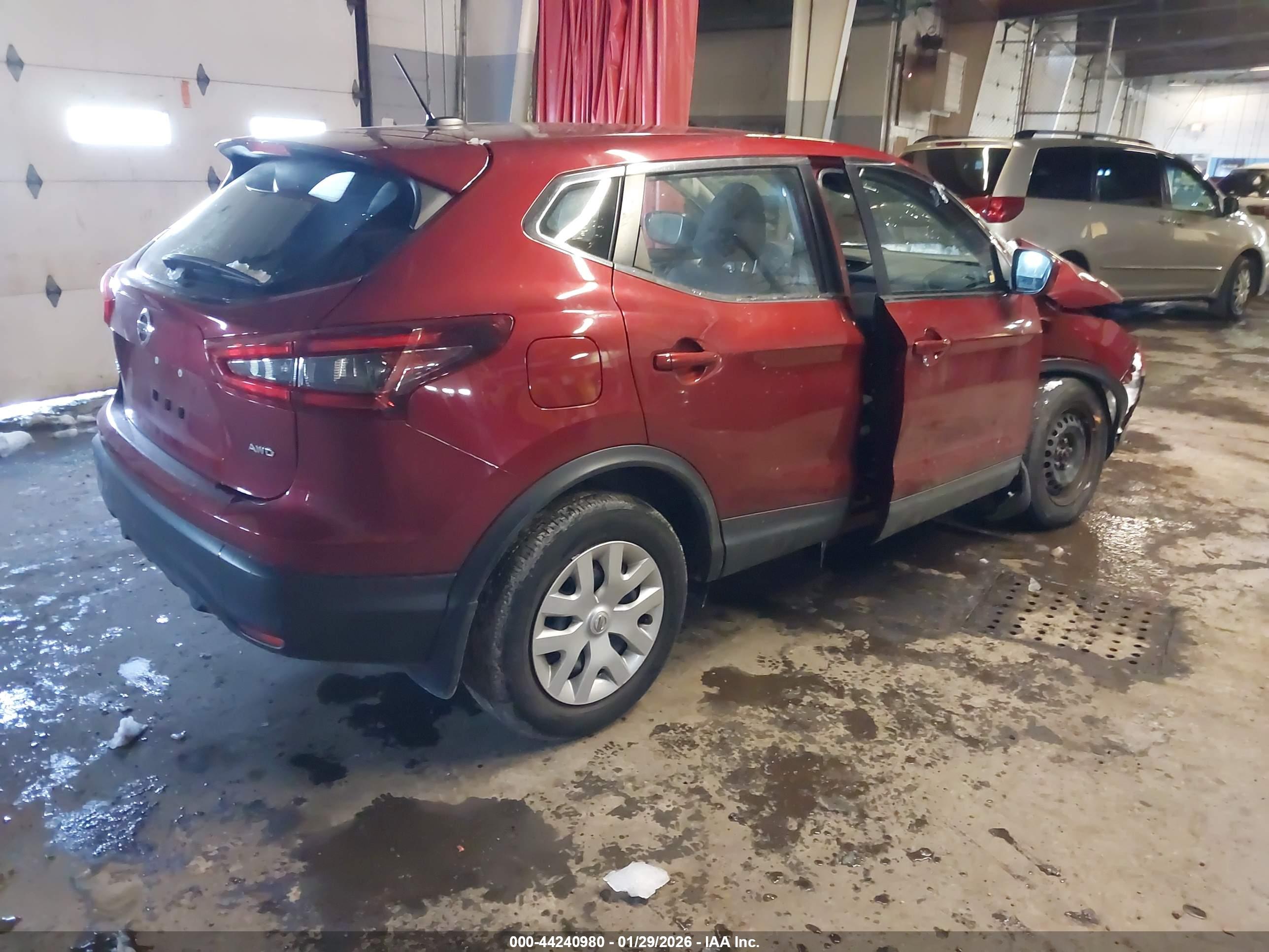 NISSAN ROGUE image 4
