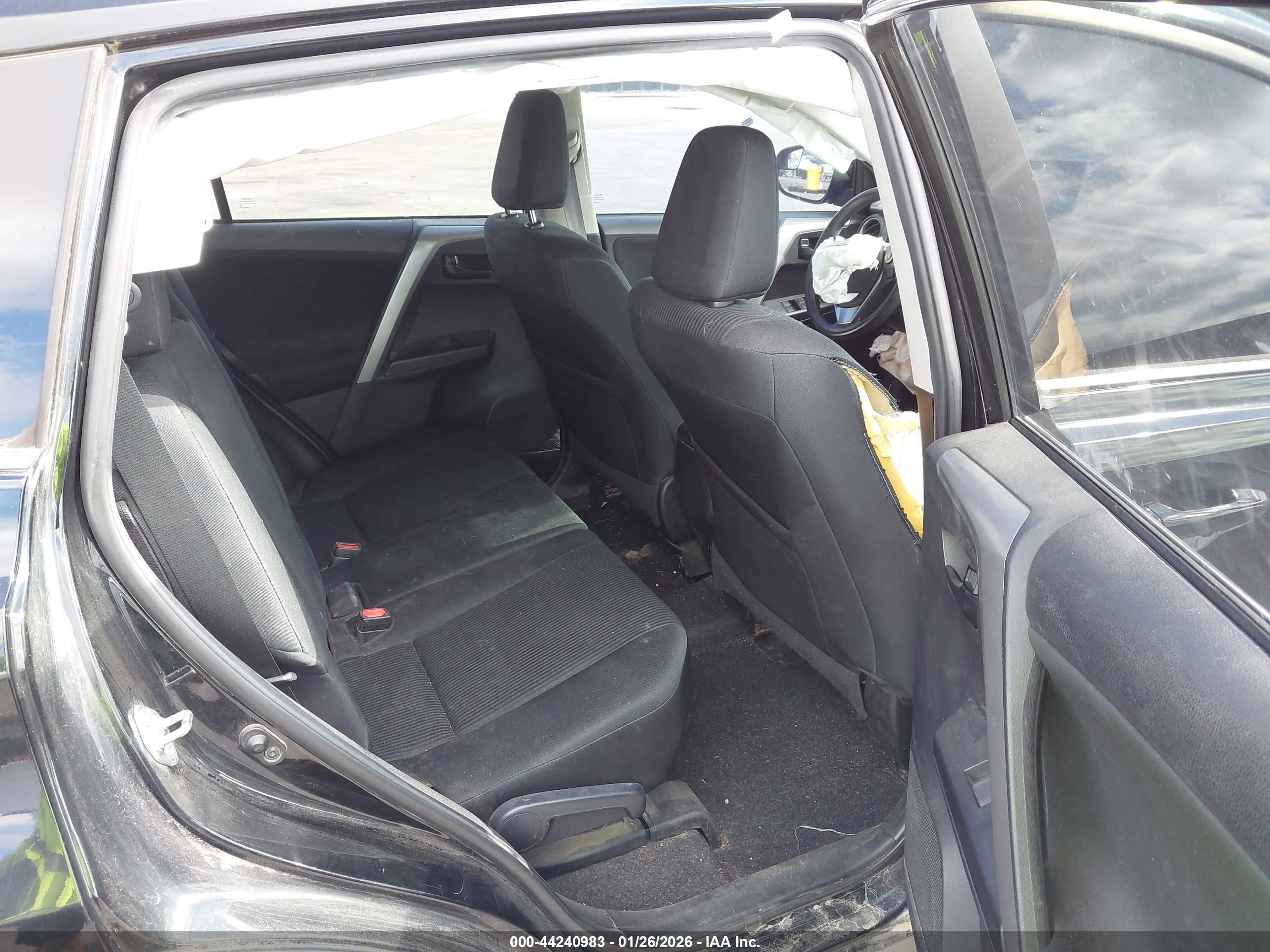 TOYOTA RAV4 image 8