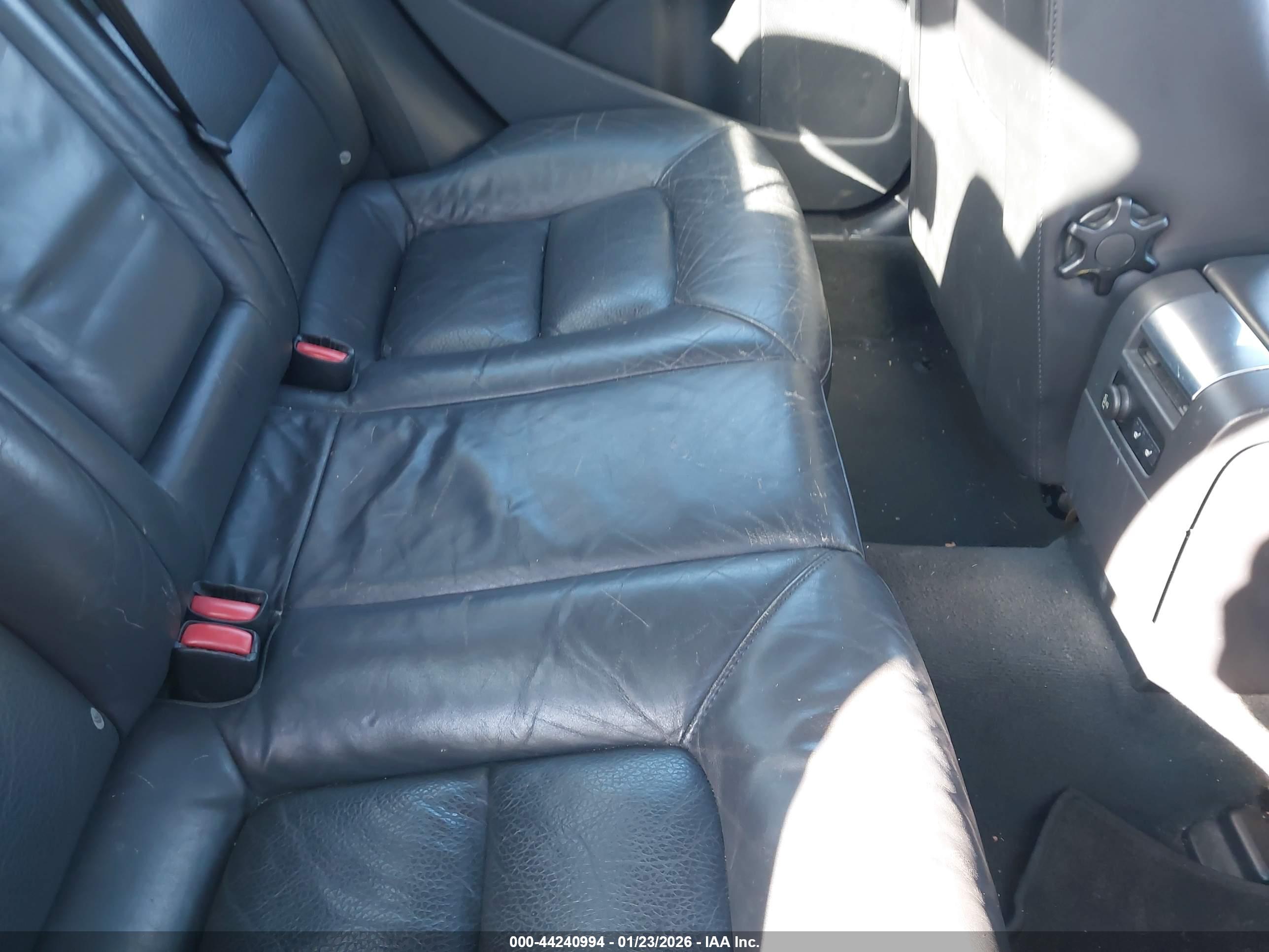 VOLVO S80 image 8