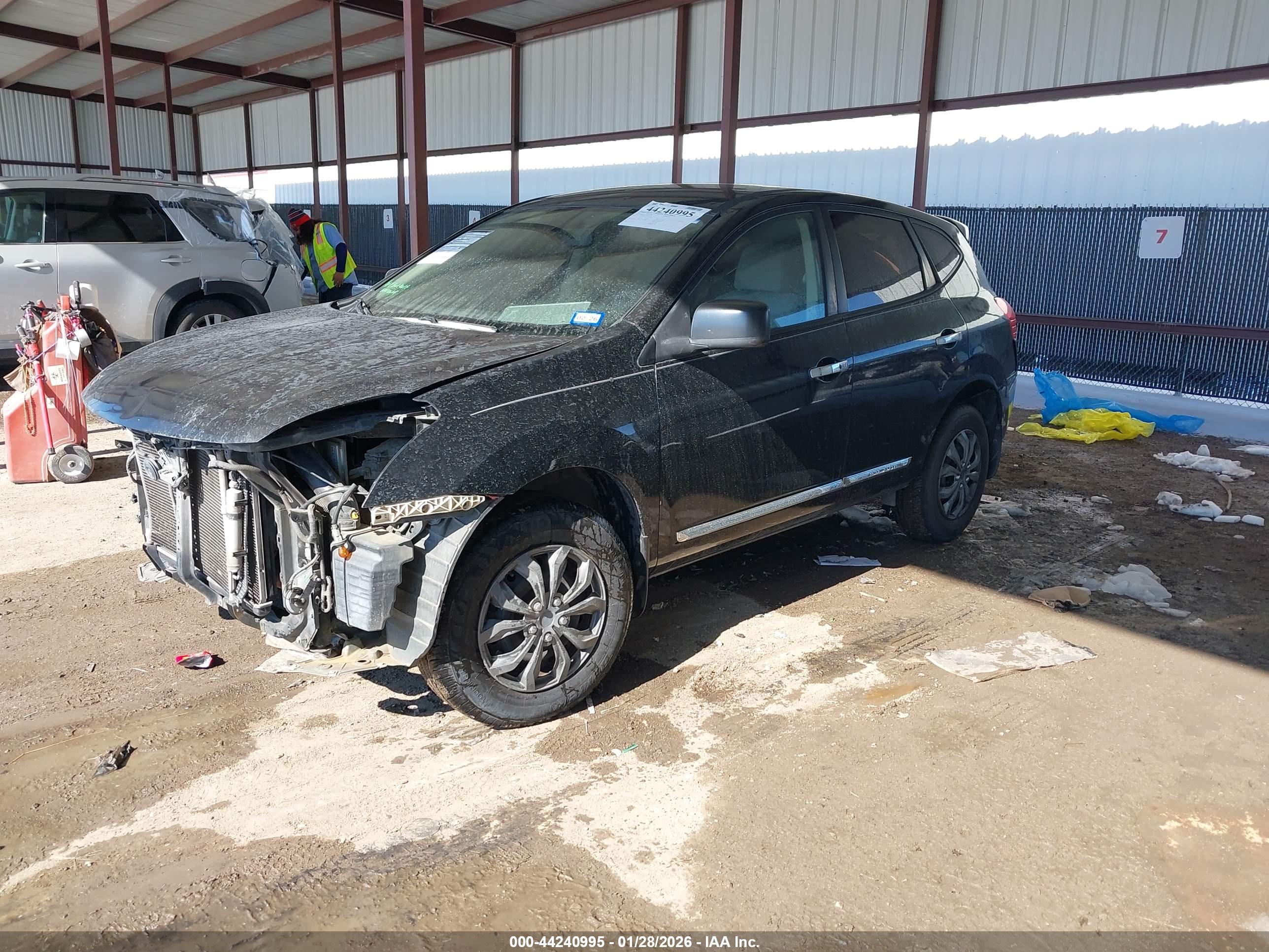 NISSAN ROGUE image 2