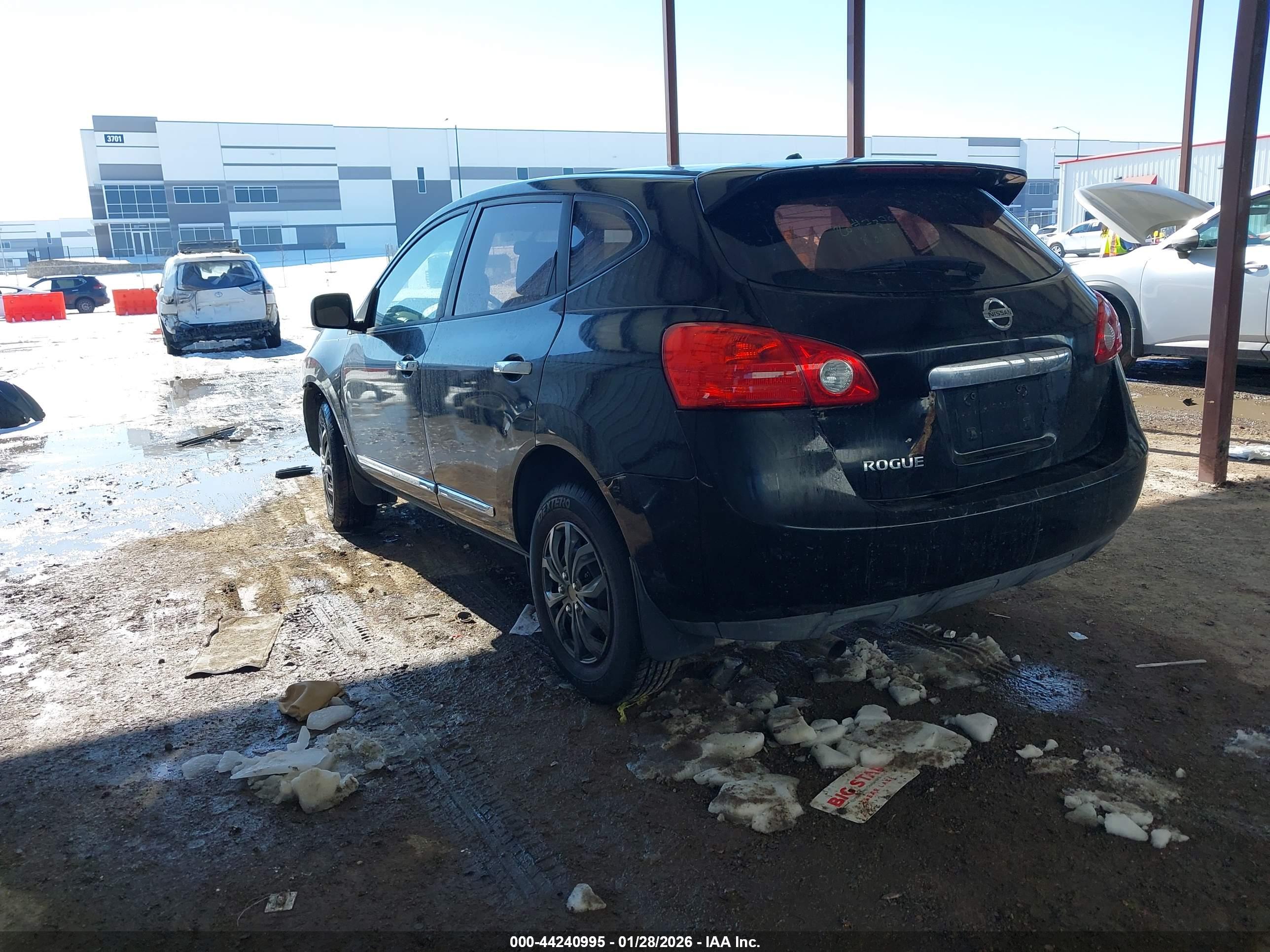 NISSAN ROGUE image 3