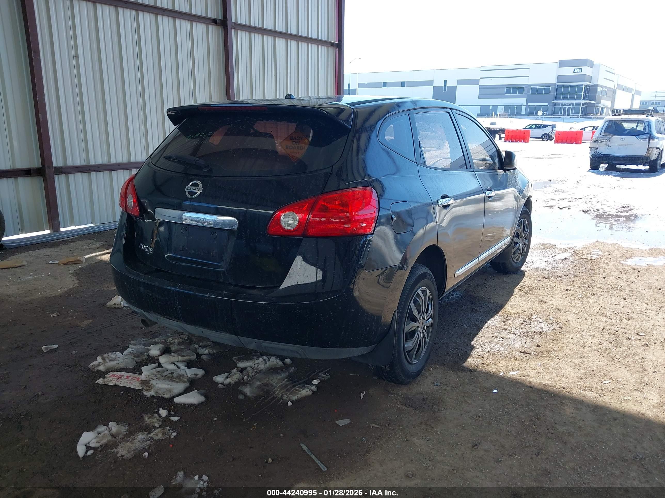 NISSAN ROGUE image 4