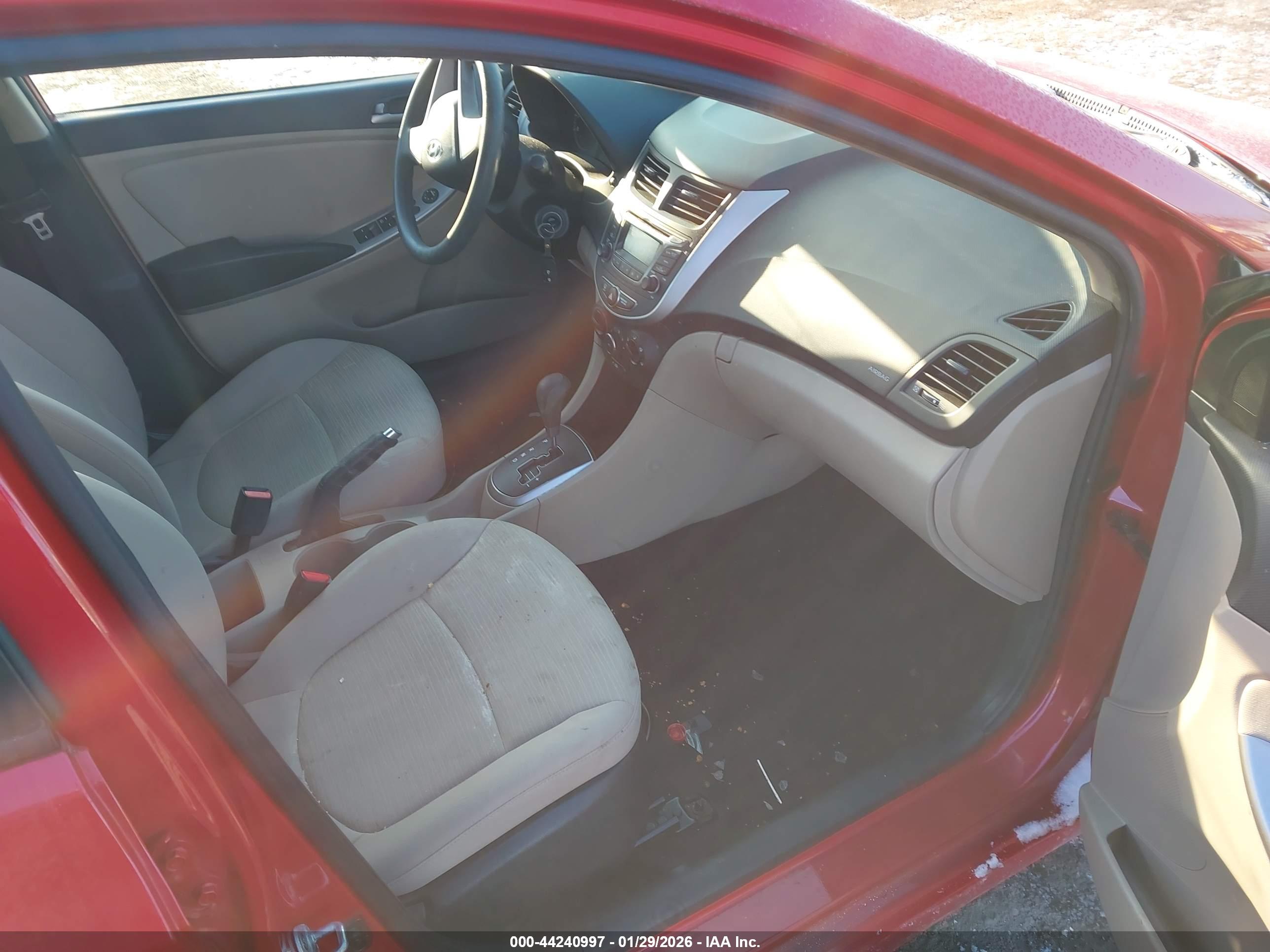 HYUNDAI ACCENT image 5