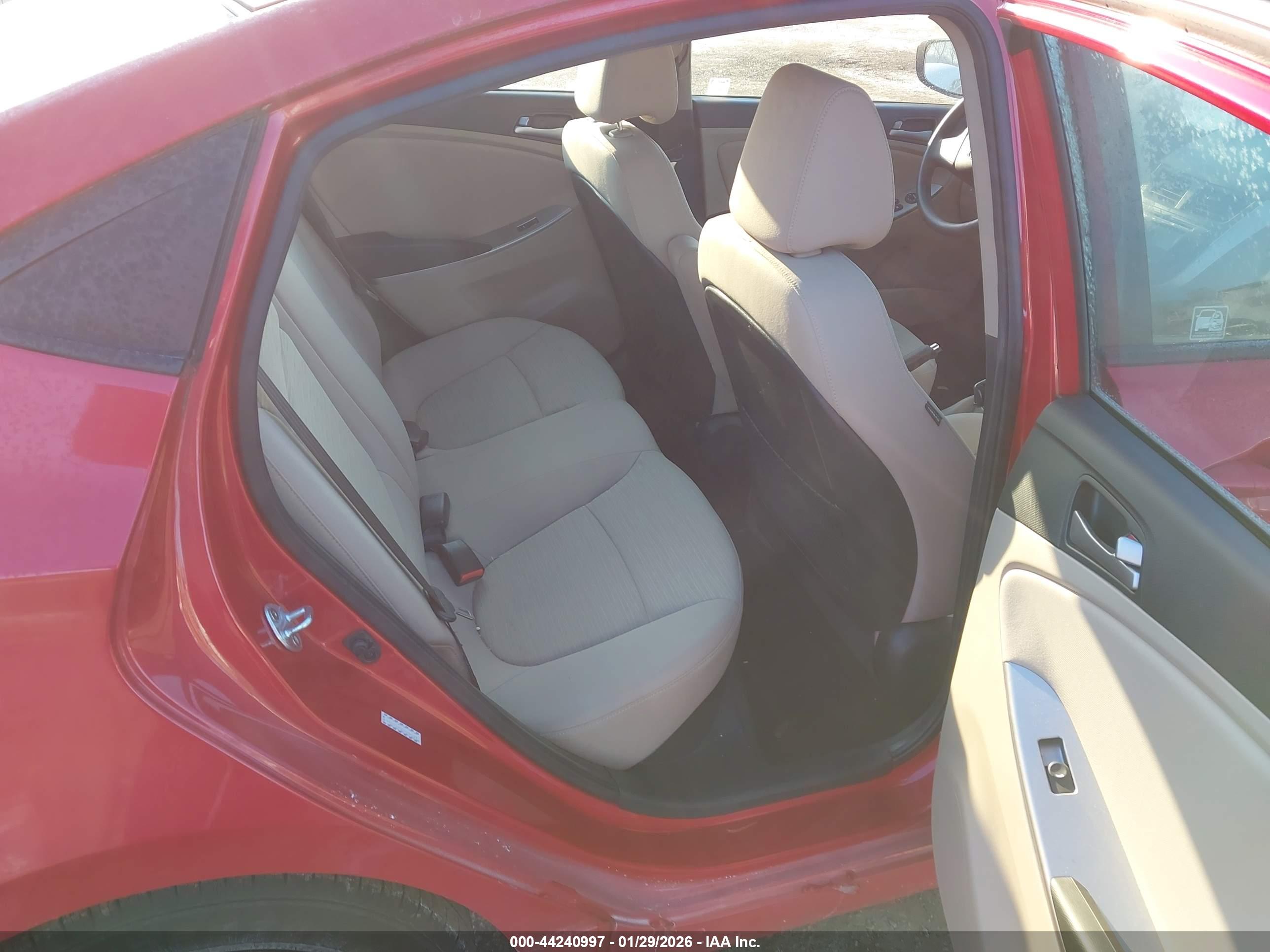 HYUNDAI ACCENT image 8