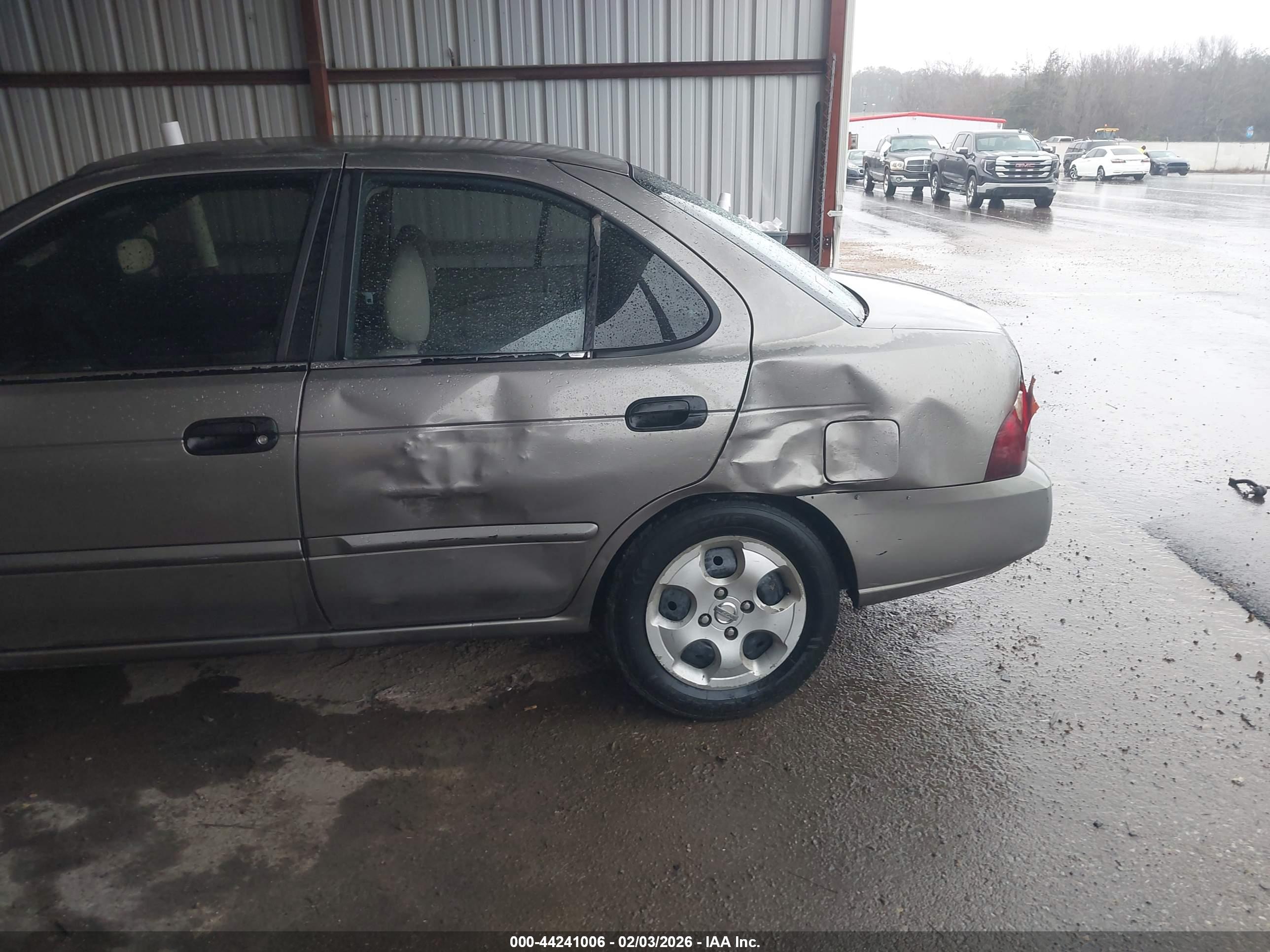 NISSAN SENTRA image 6