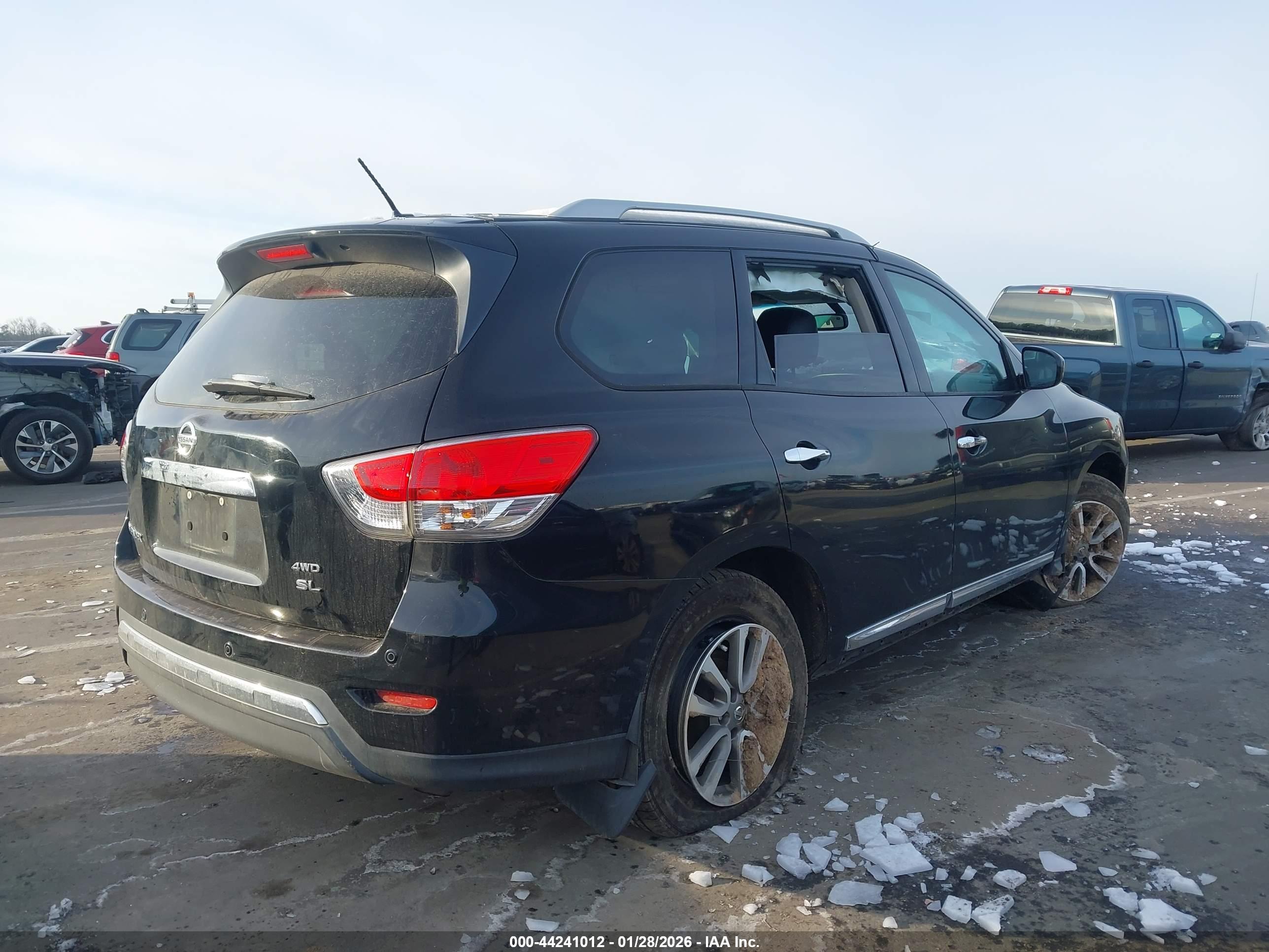 NISSAN PATHFINDER image 4