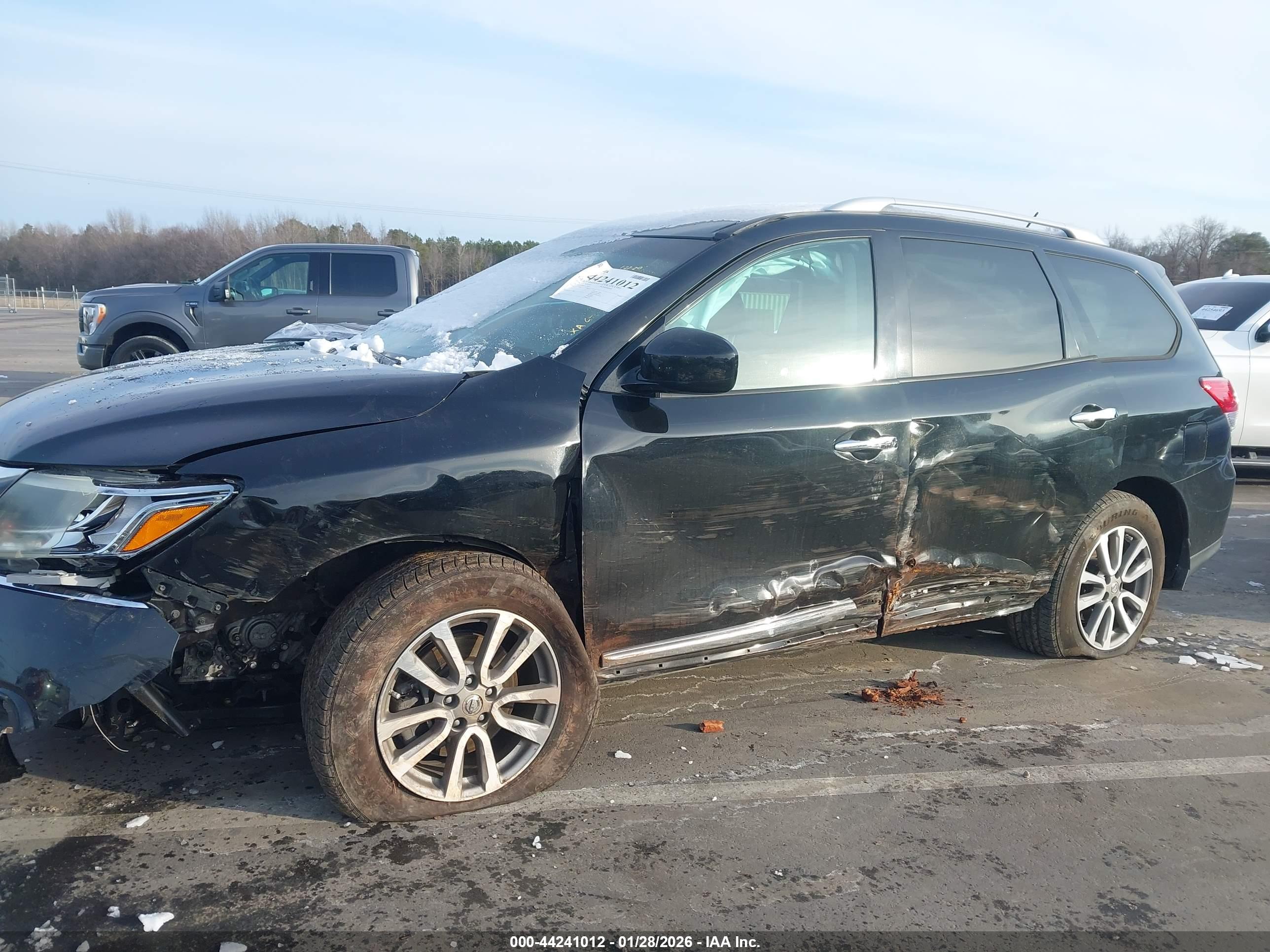 NISSAN PATHFINDER image 6