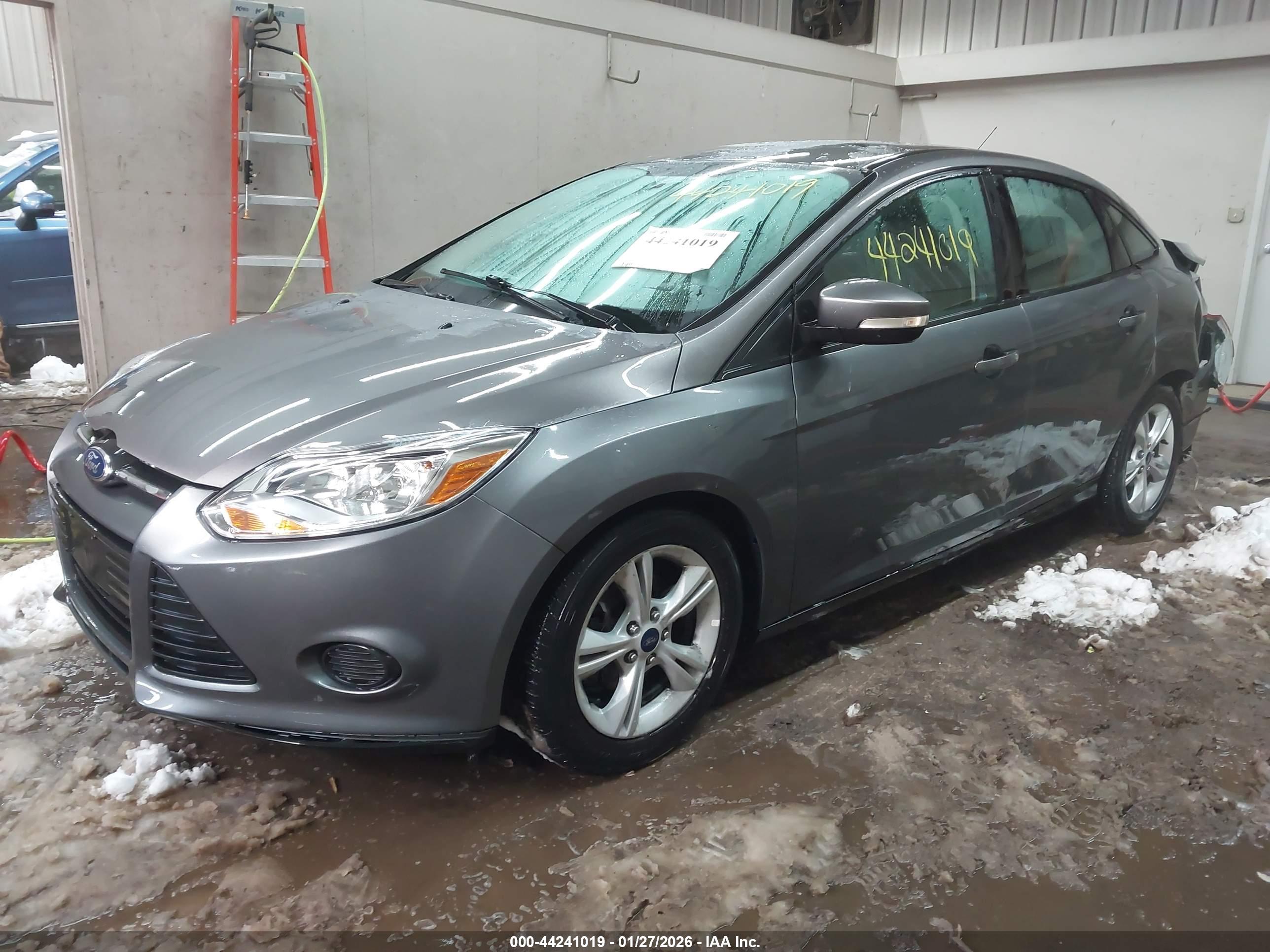 FORD FOCUS image 2