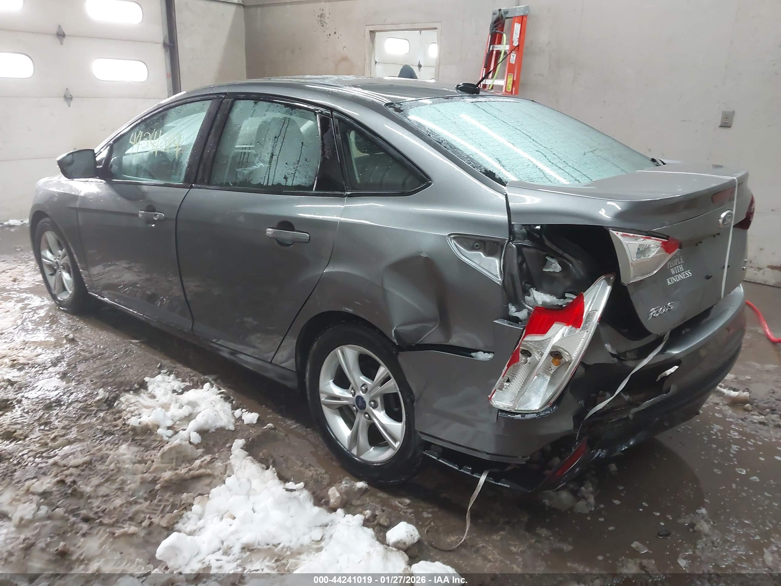 FORD FOCUS image 3