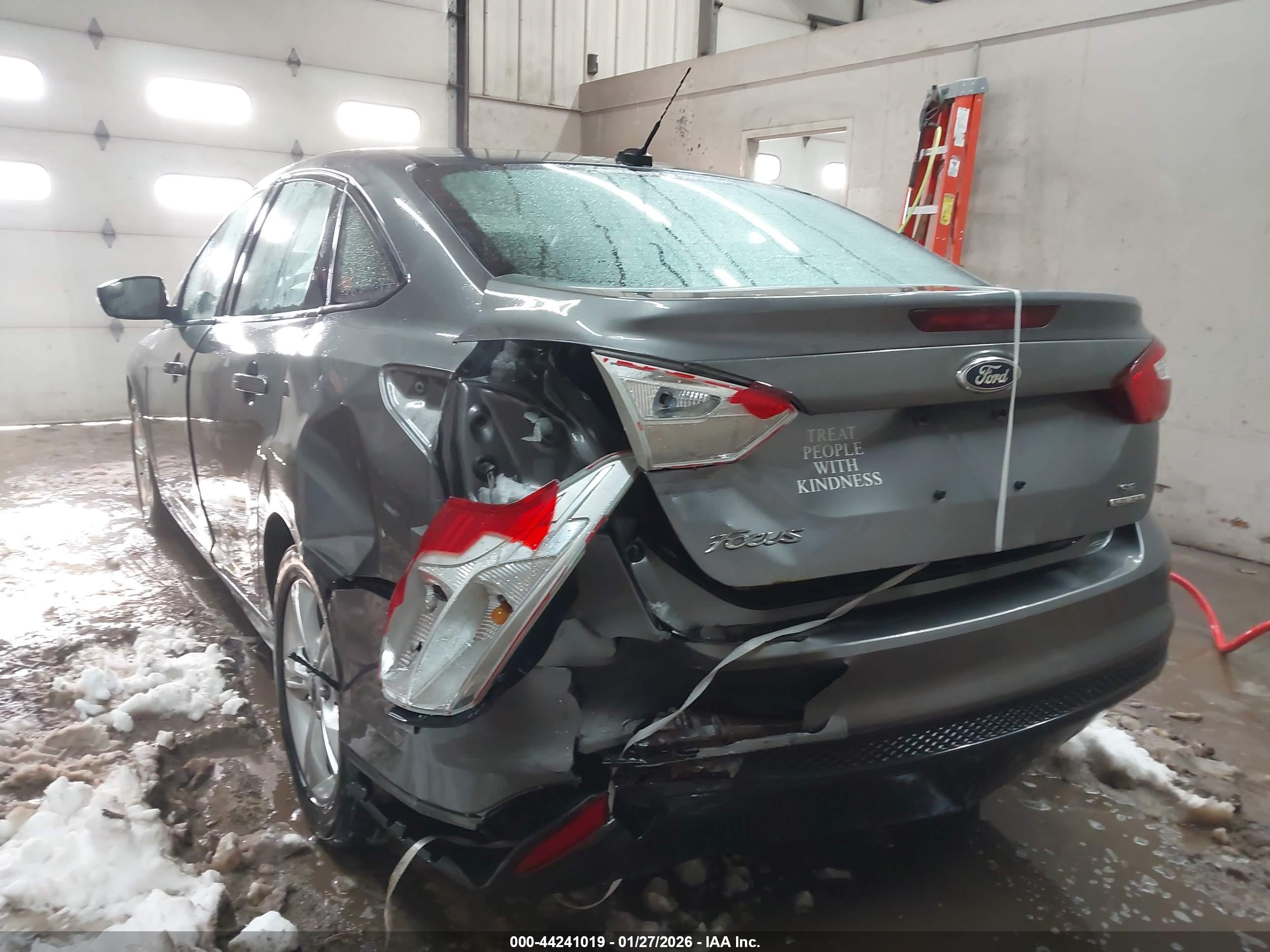 FORD FOCUS image 6