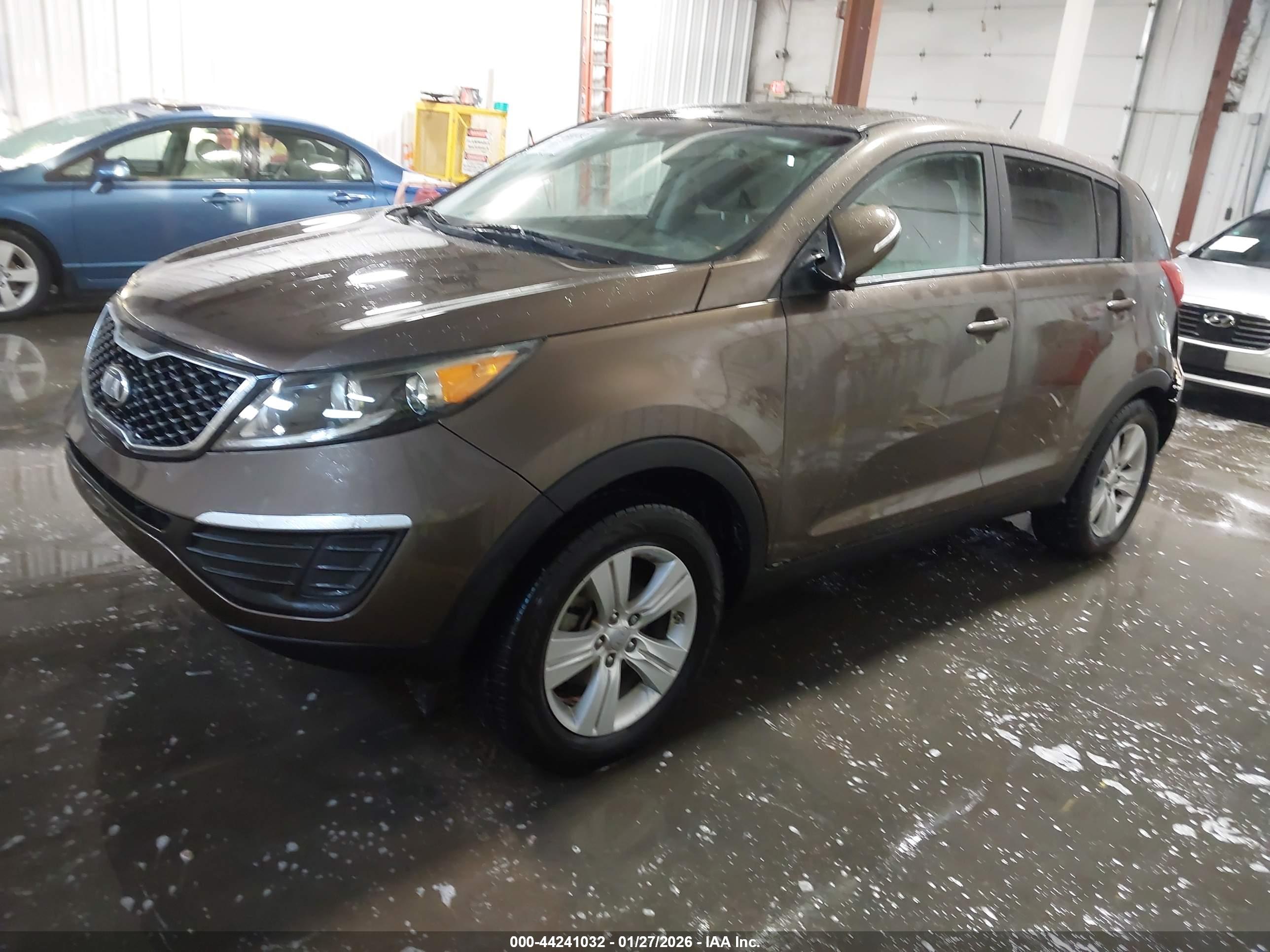 KIA SPORTAGE image 2