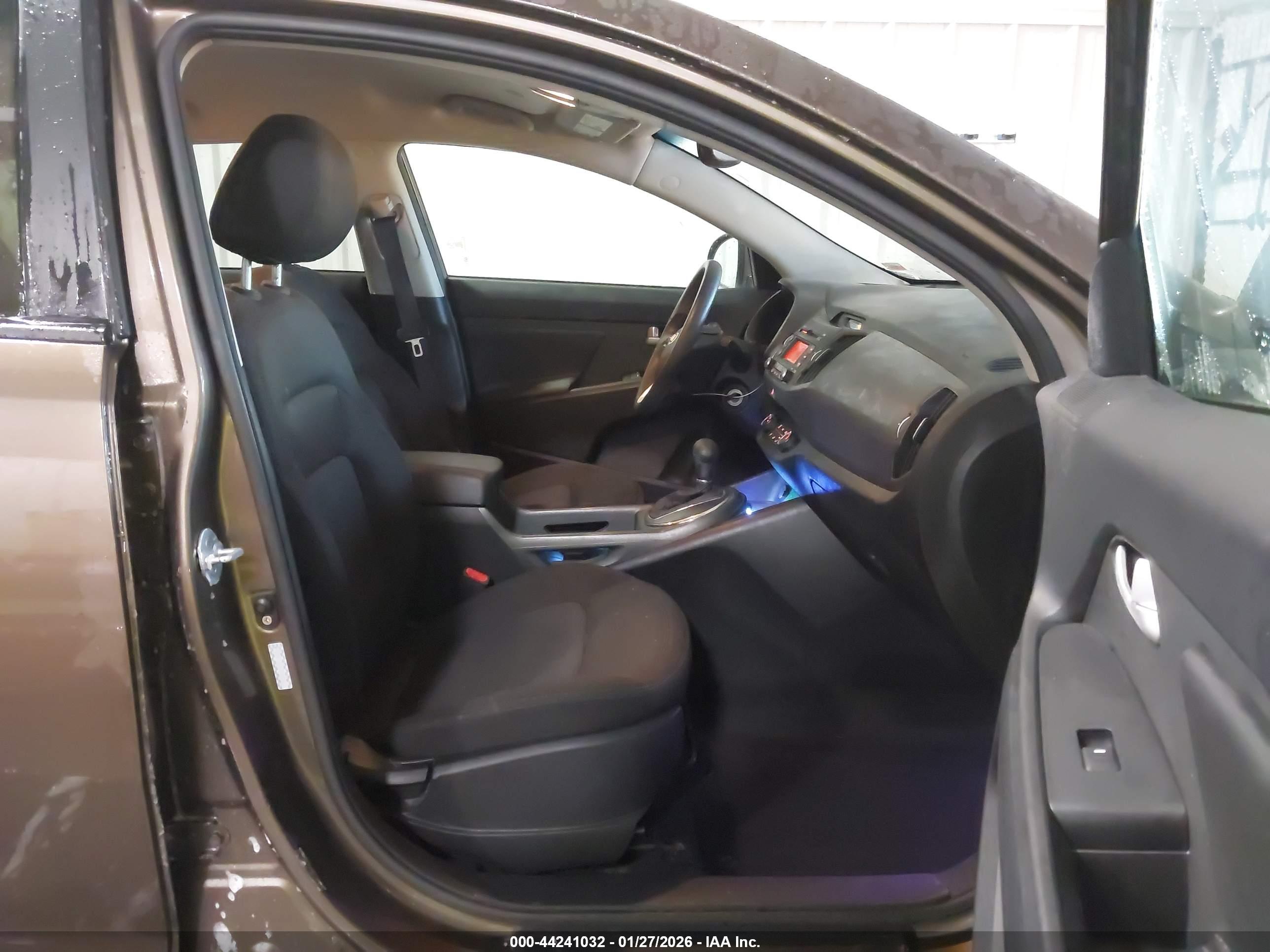 KIA SPORTAGE image 5