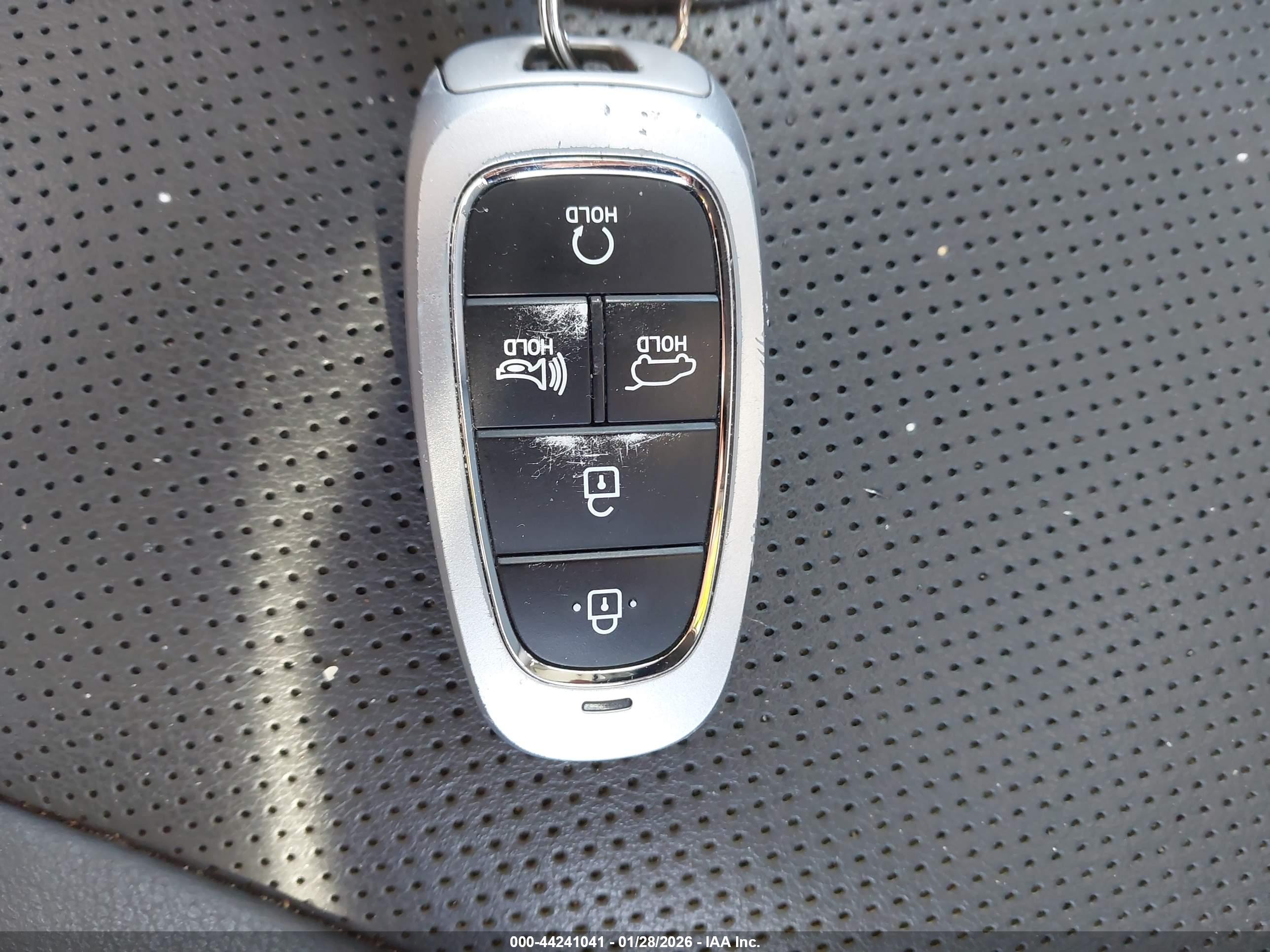 HYUNDAI SANTA image 11