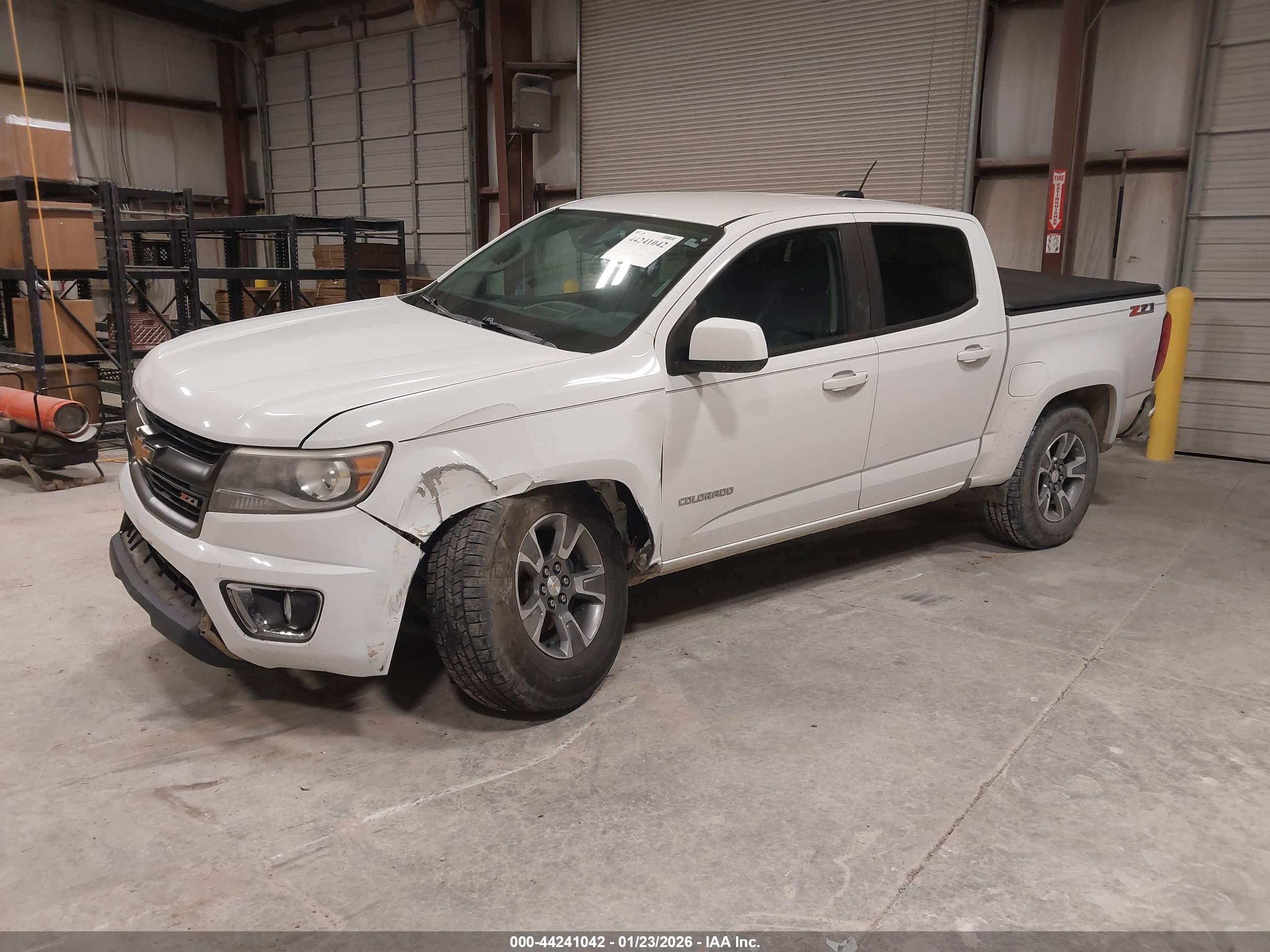 CHEVROLET COLORADO image 2