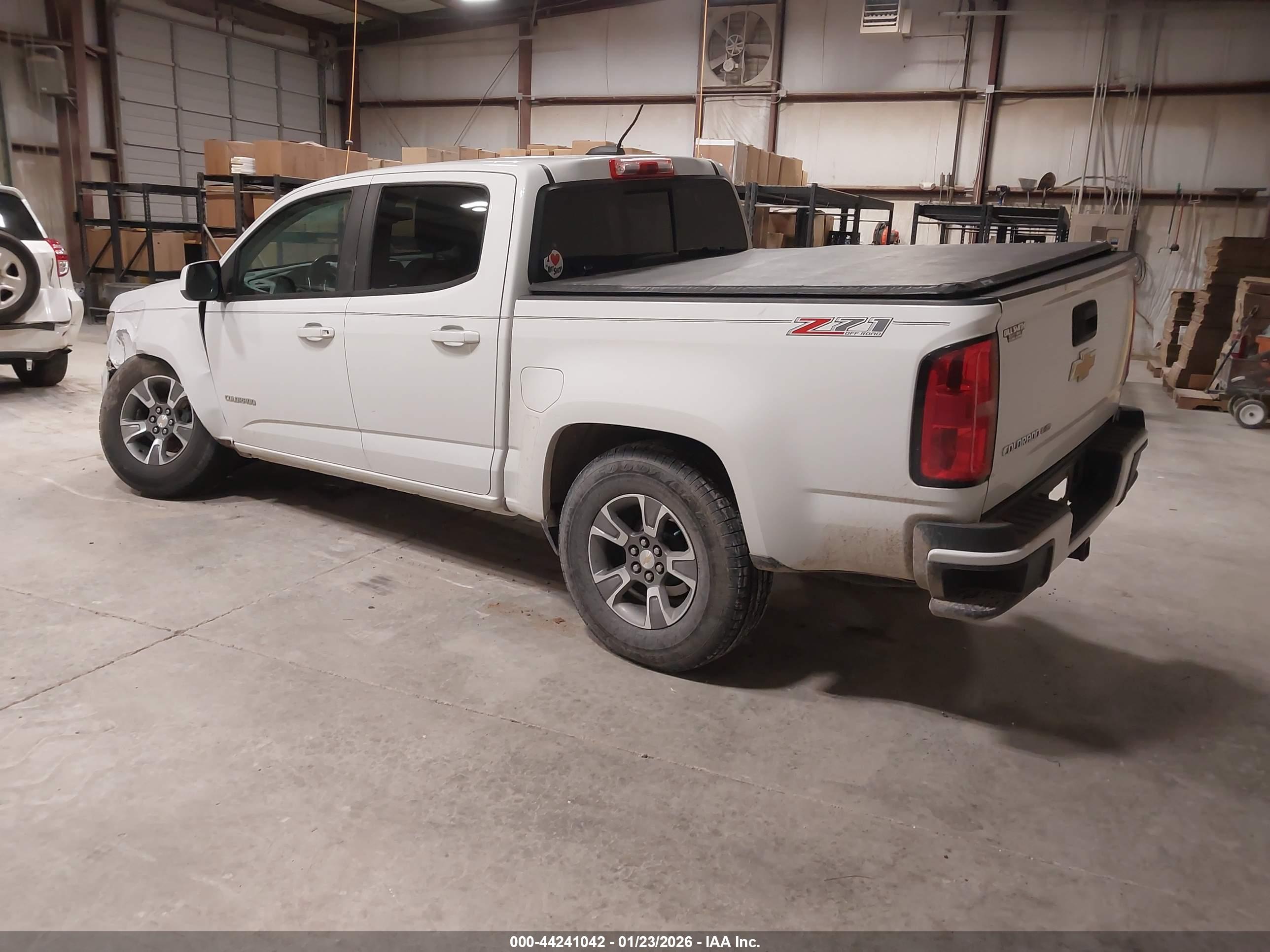 CHEVROLET COLORADO image 3