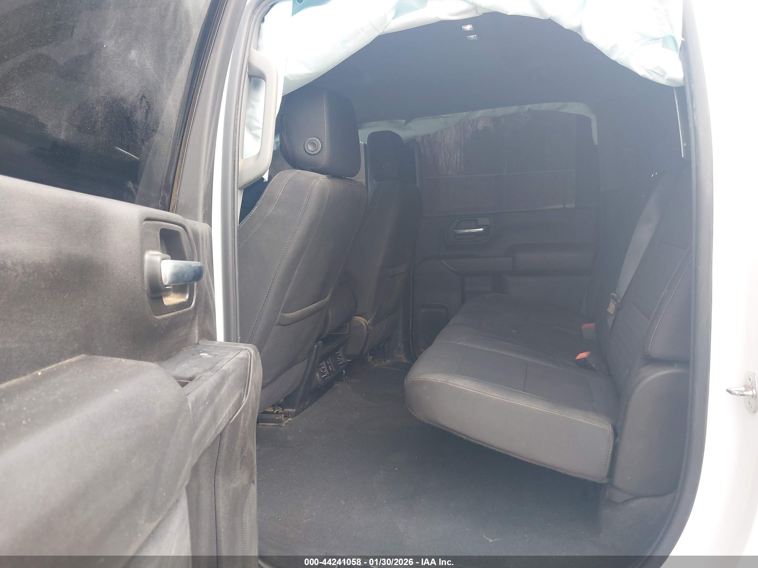 CHEVROLET SILVERADO image 8