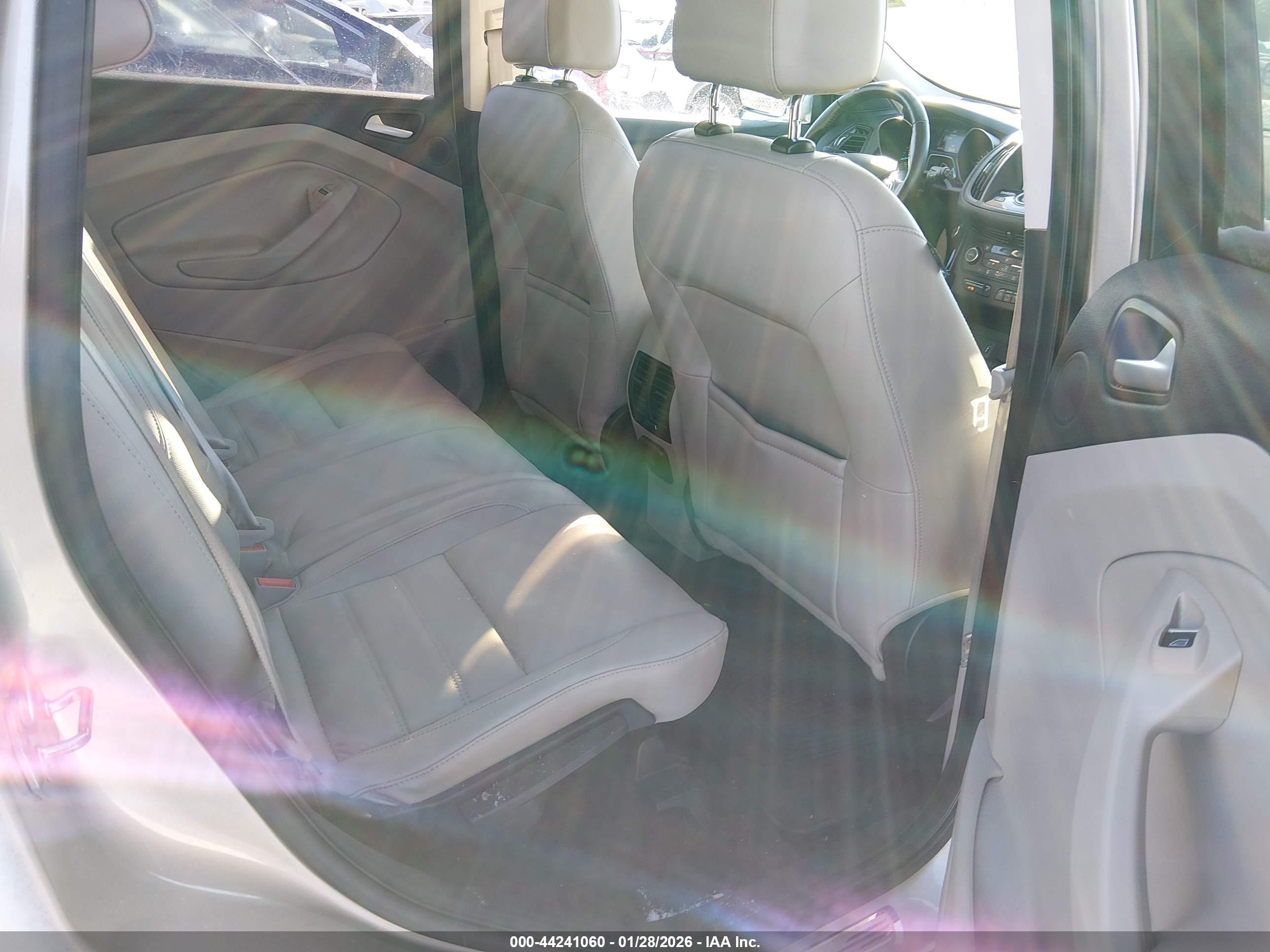 FORD ESCAPE image 8