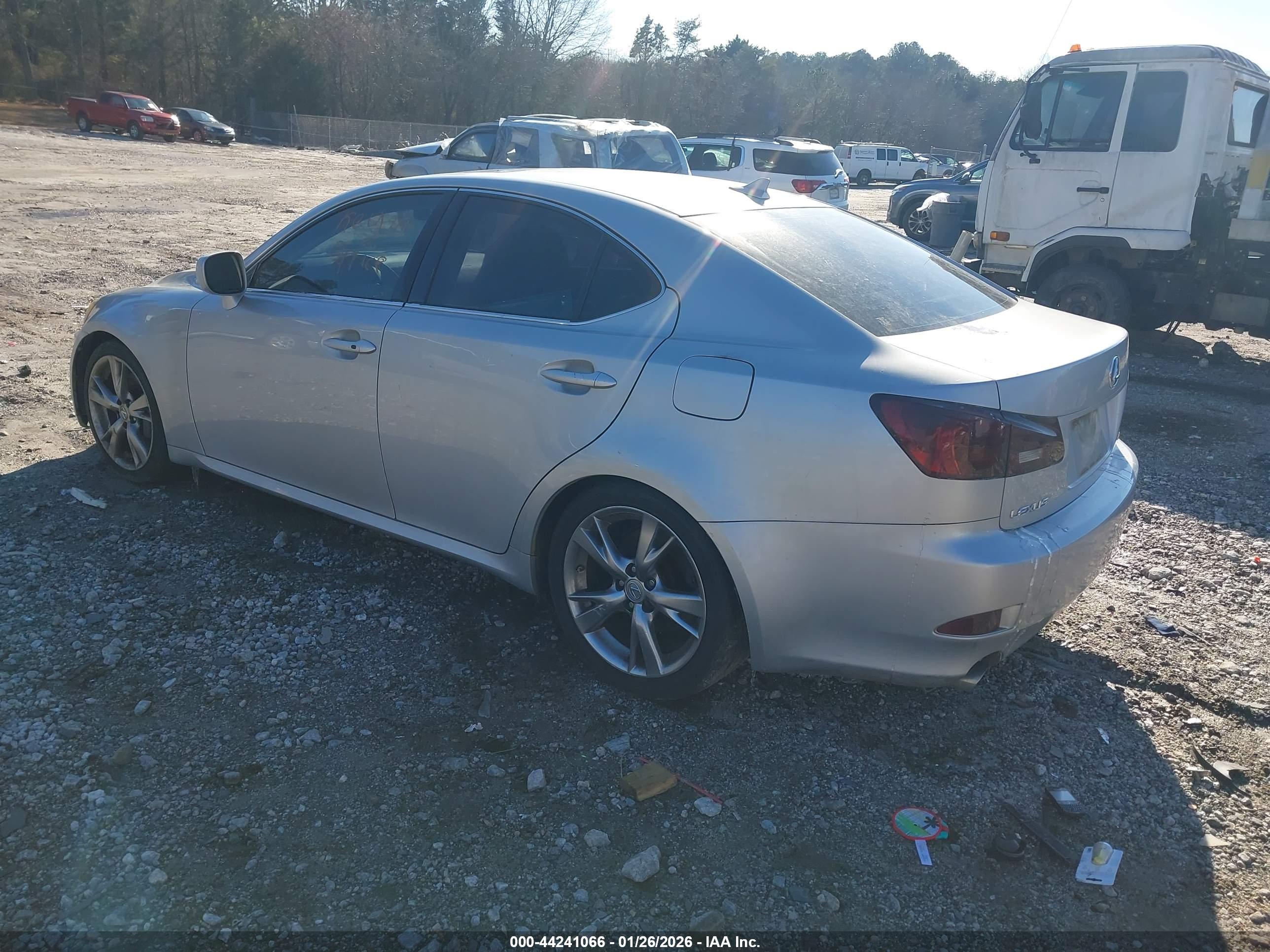 LEXUS IS image 3