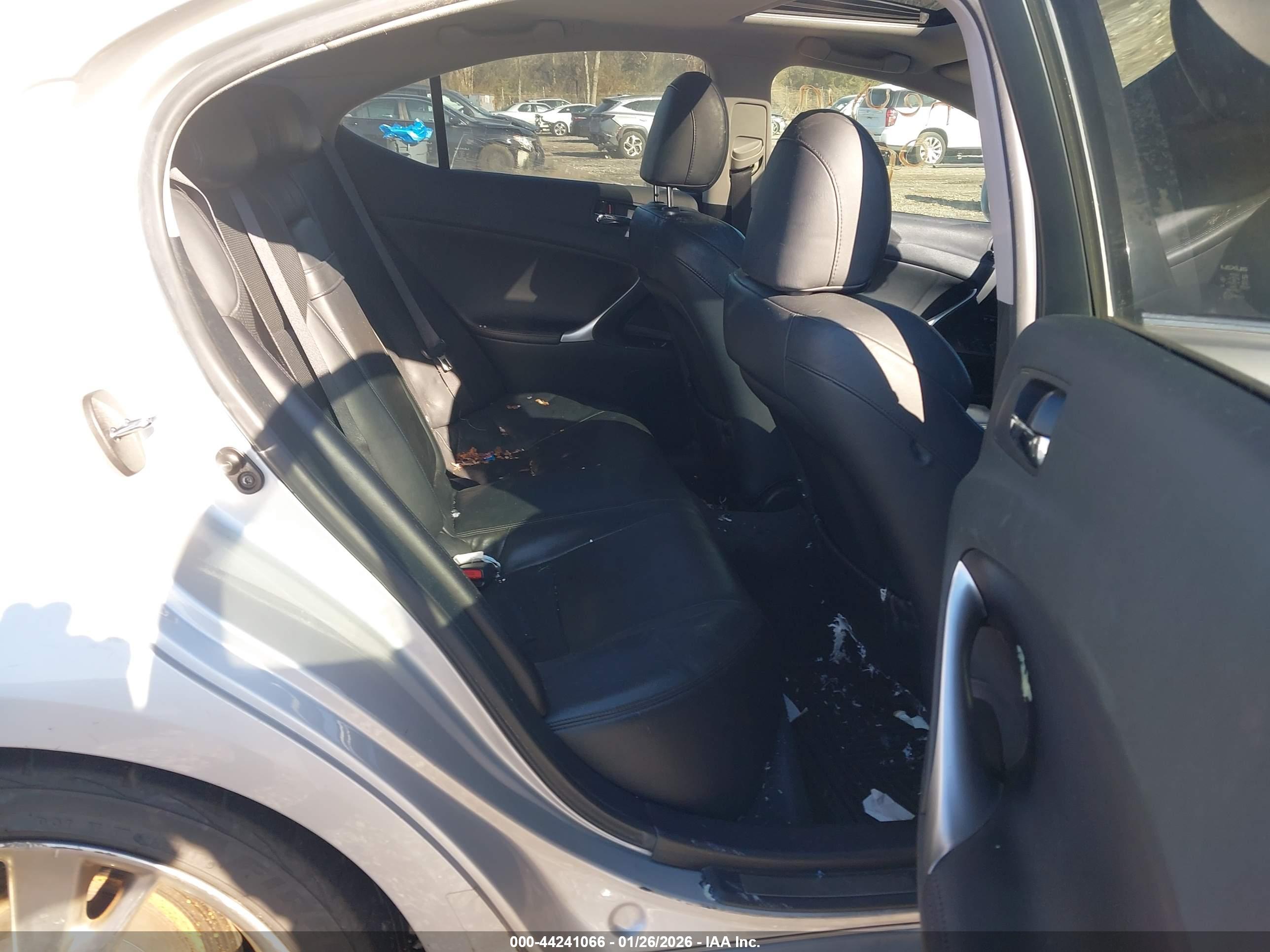 LEXUS IS image 8