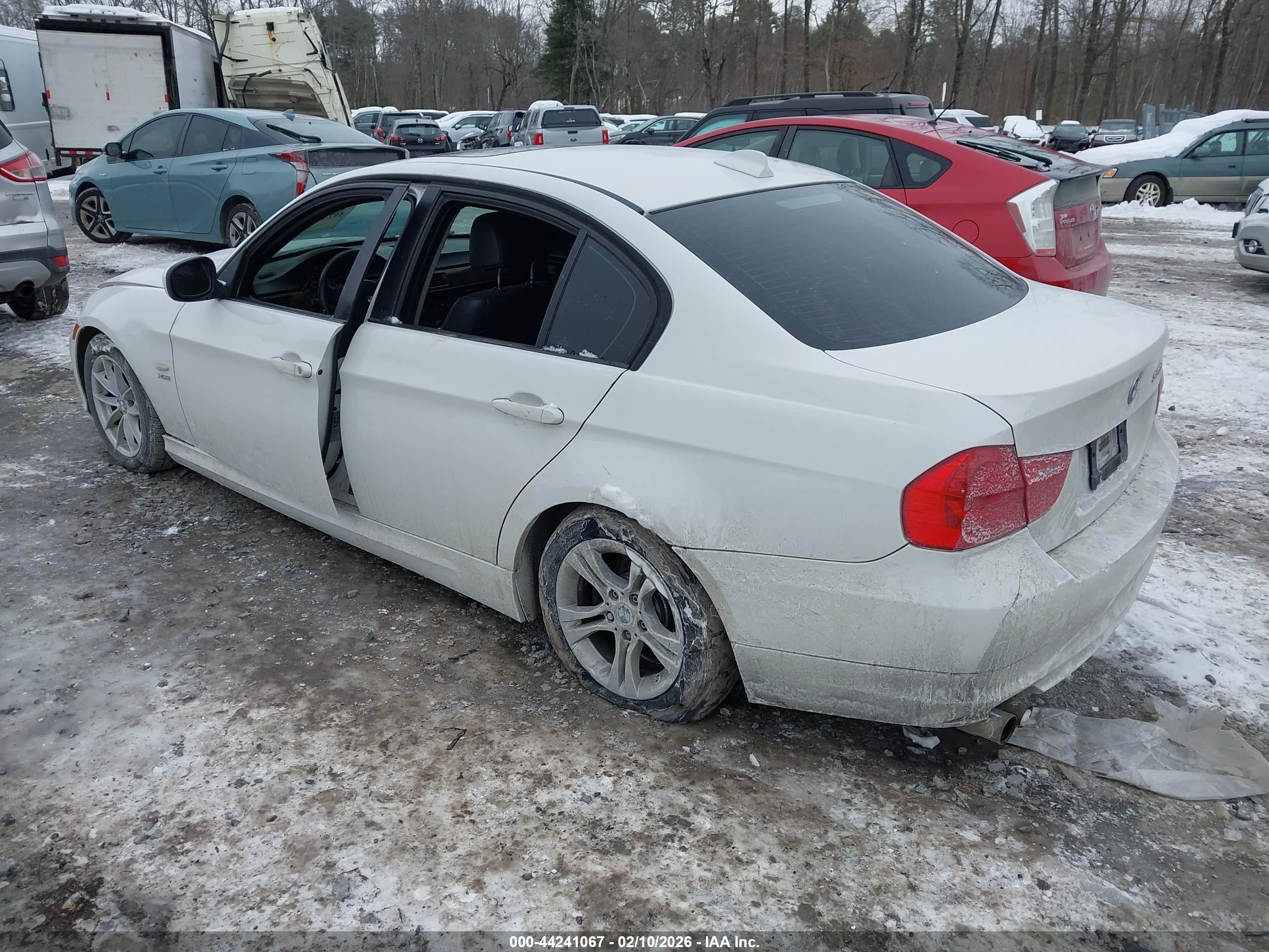 BMW 328I image 3