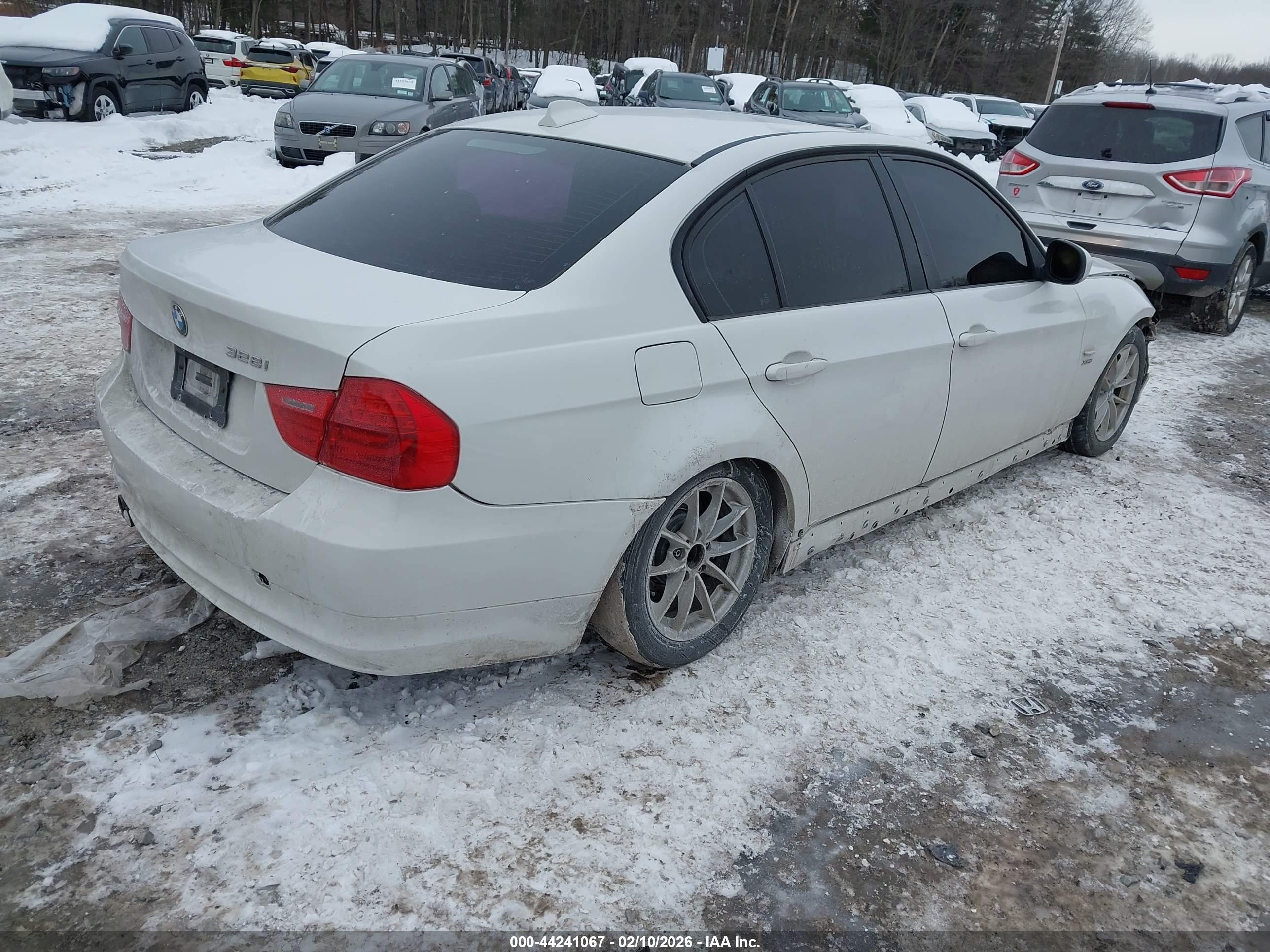 BMW 328I image 4