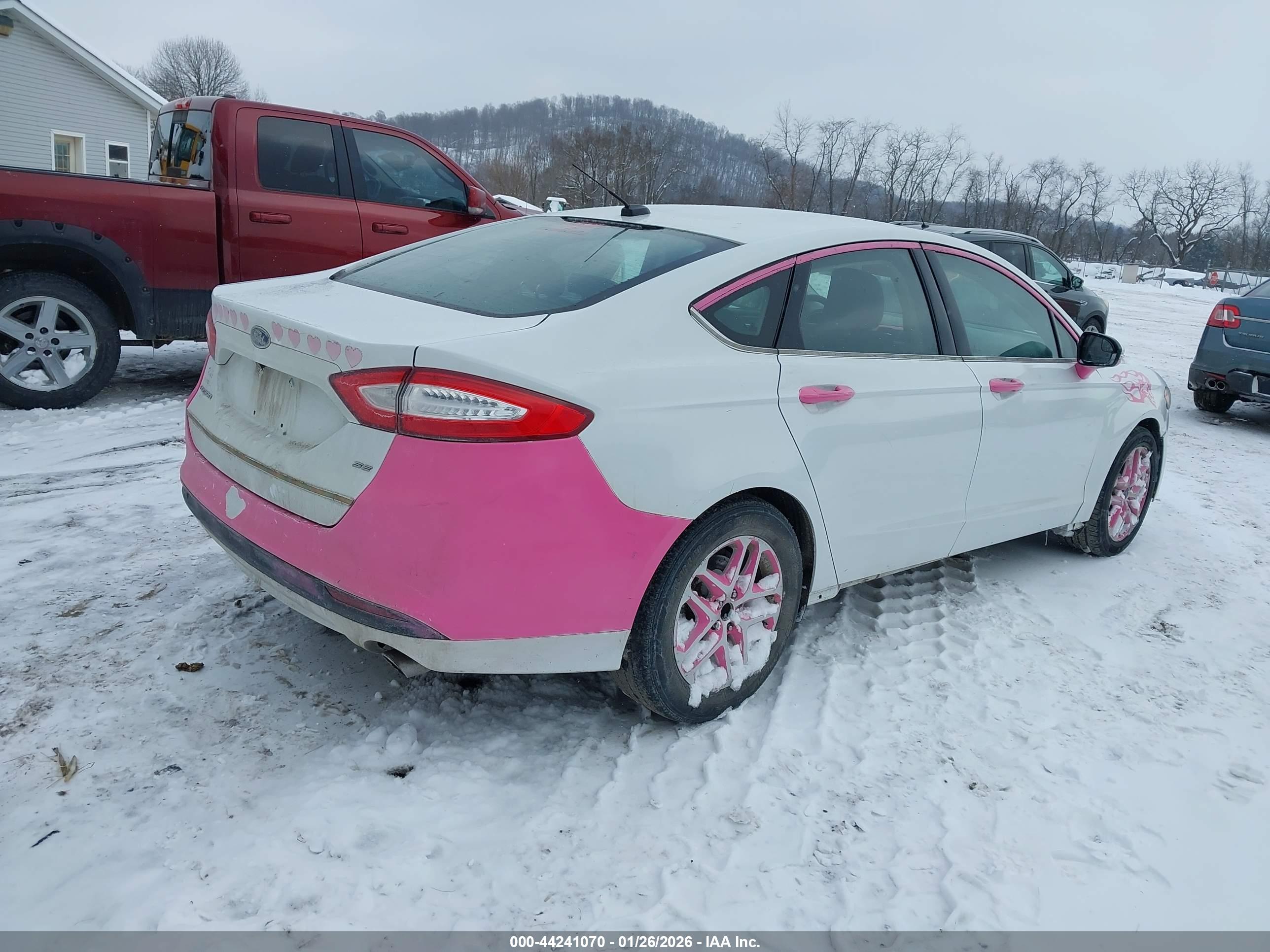 FORD FUSION image 4