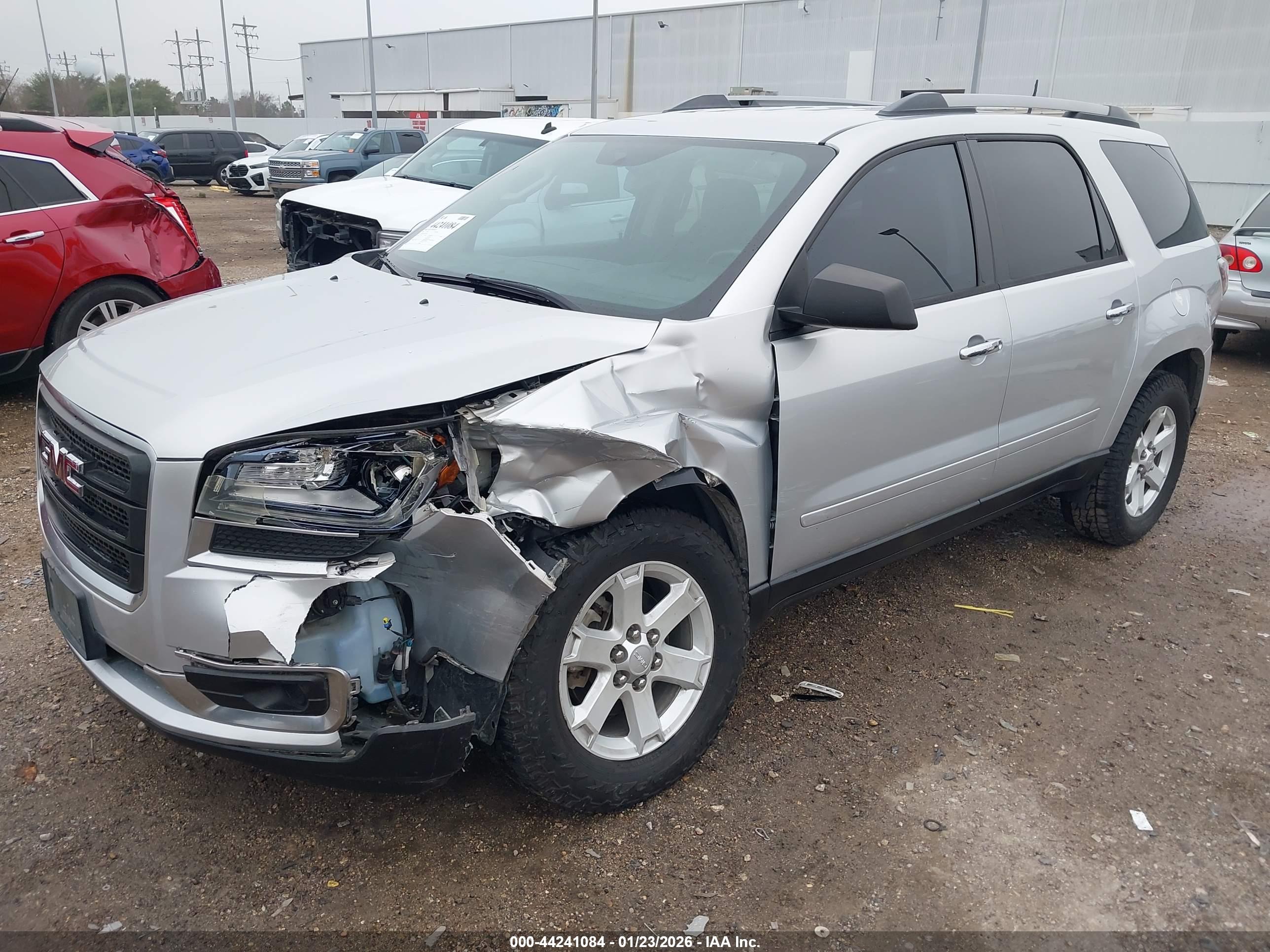 GMC ACADIA image 2