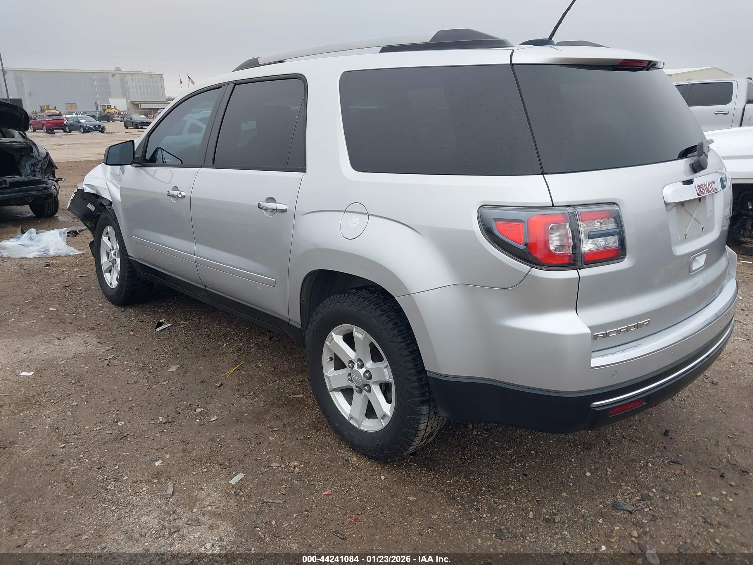 GMC ACADIA image 3