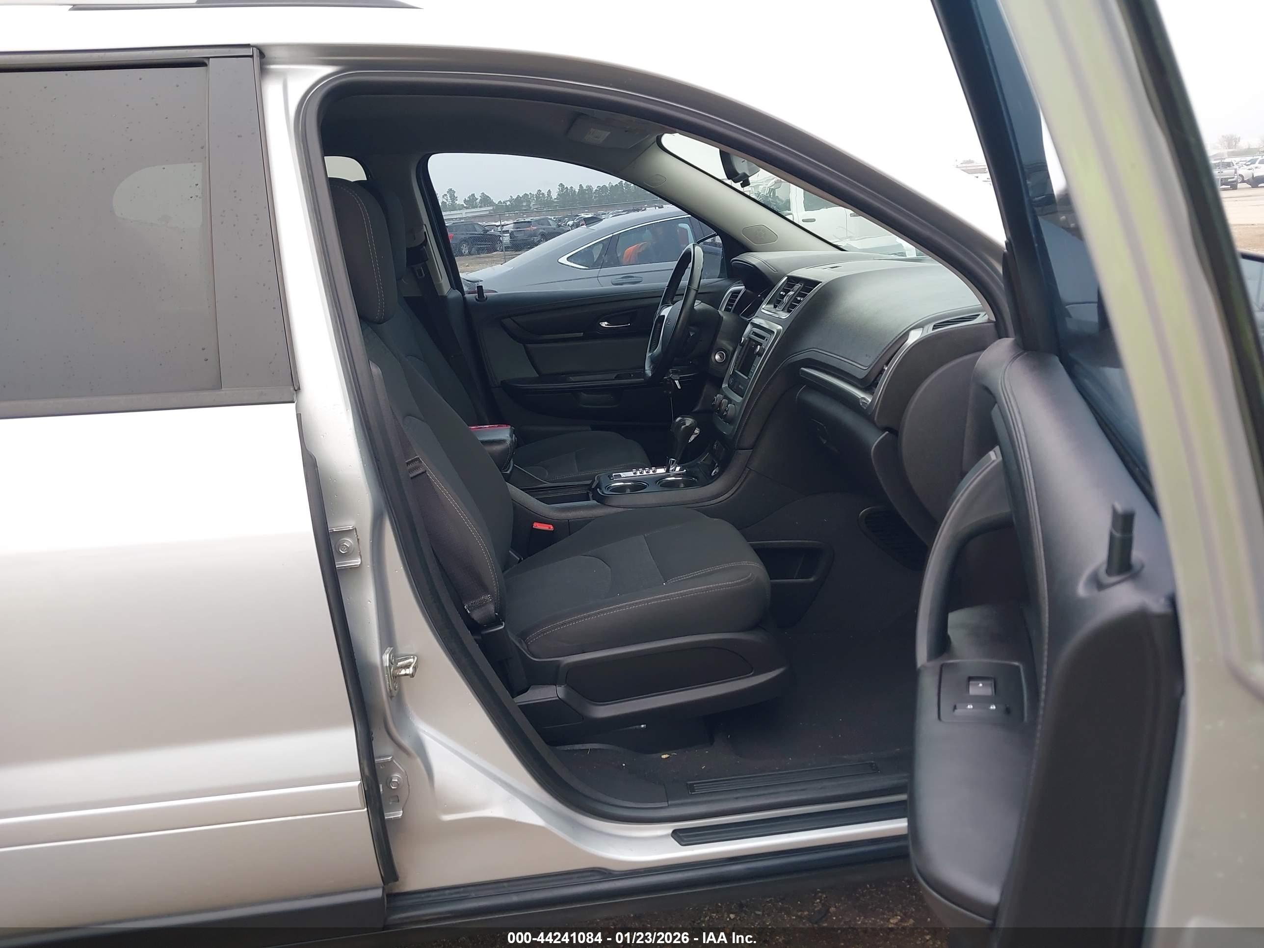 GMC ACADIA image 5