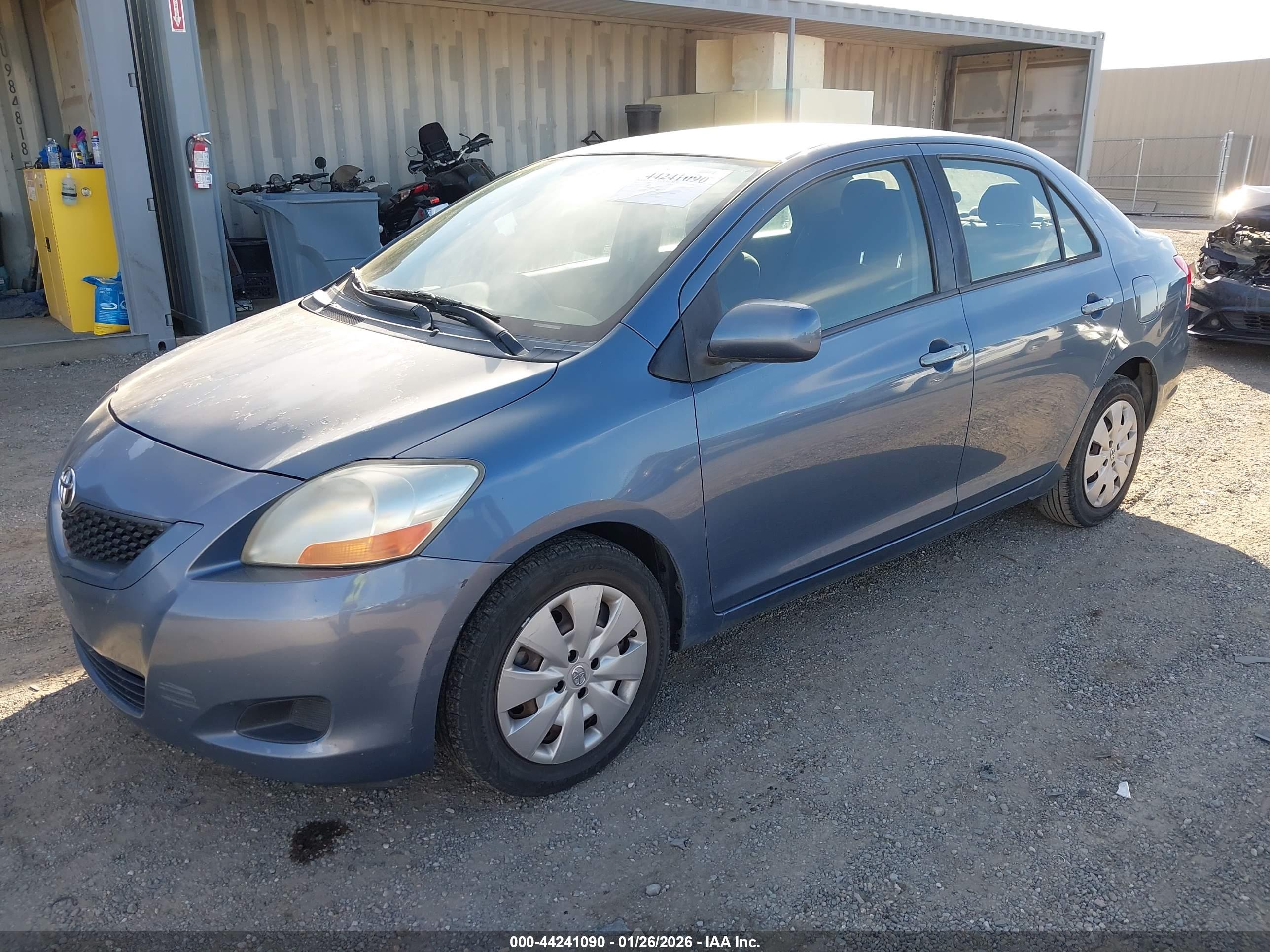 TOYOTA YARIS image 2