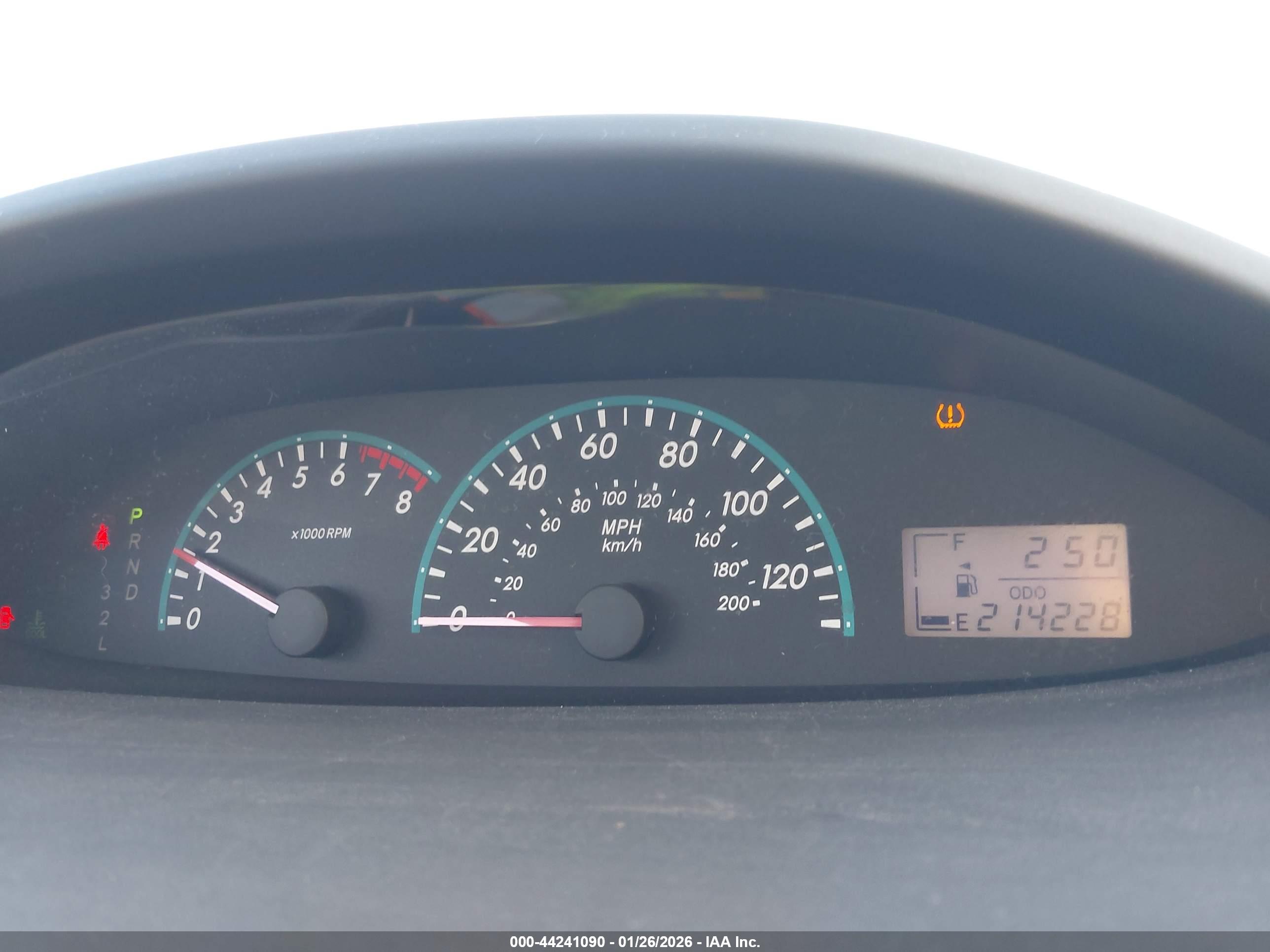 TOYOTA YARIS image 7
